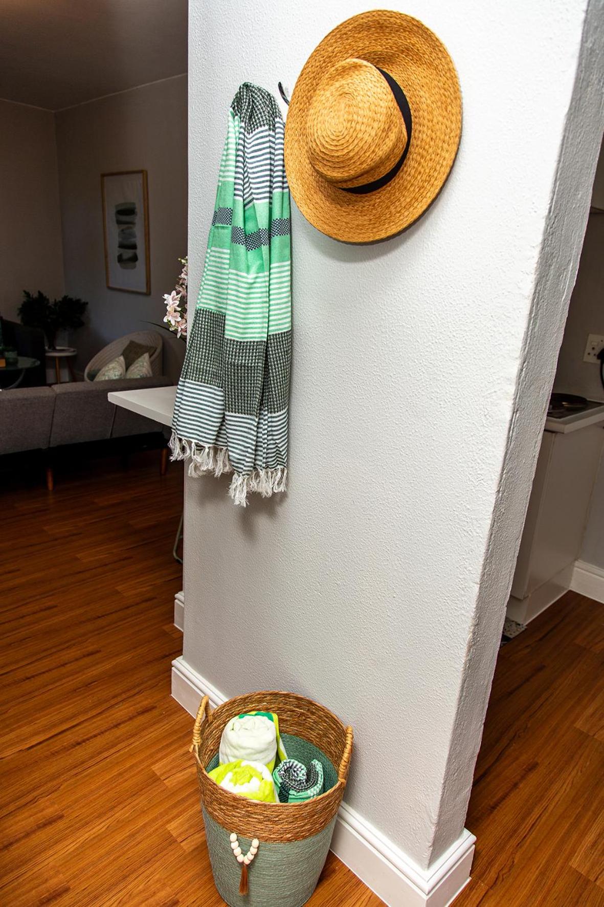 Family Studio - Walk to Waterfront & Stadium - Pool & Parking