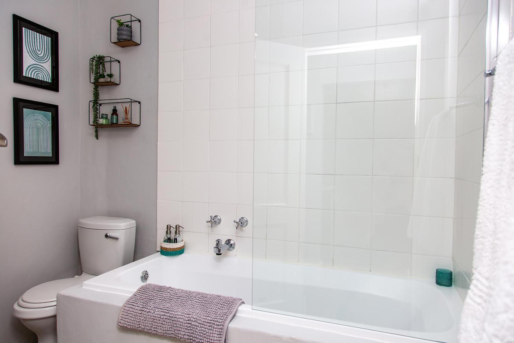 Family Studio - Walk to Waterfront & Stadium - Pool & Parking
