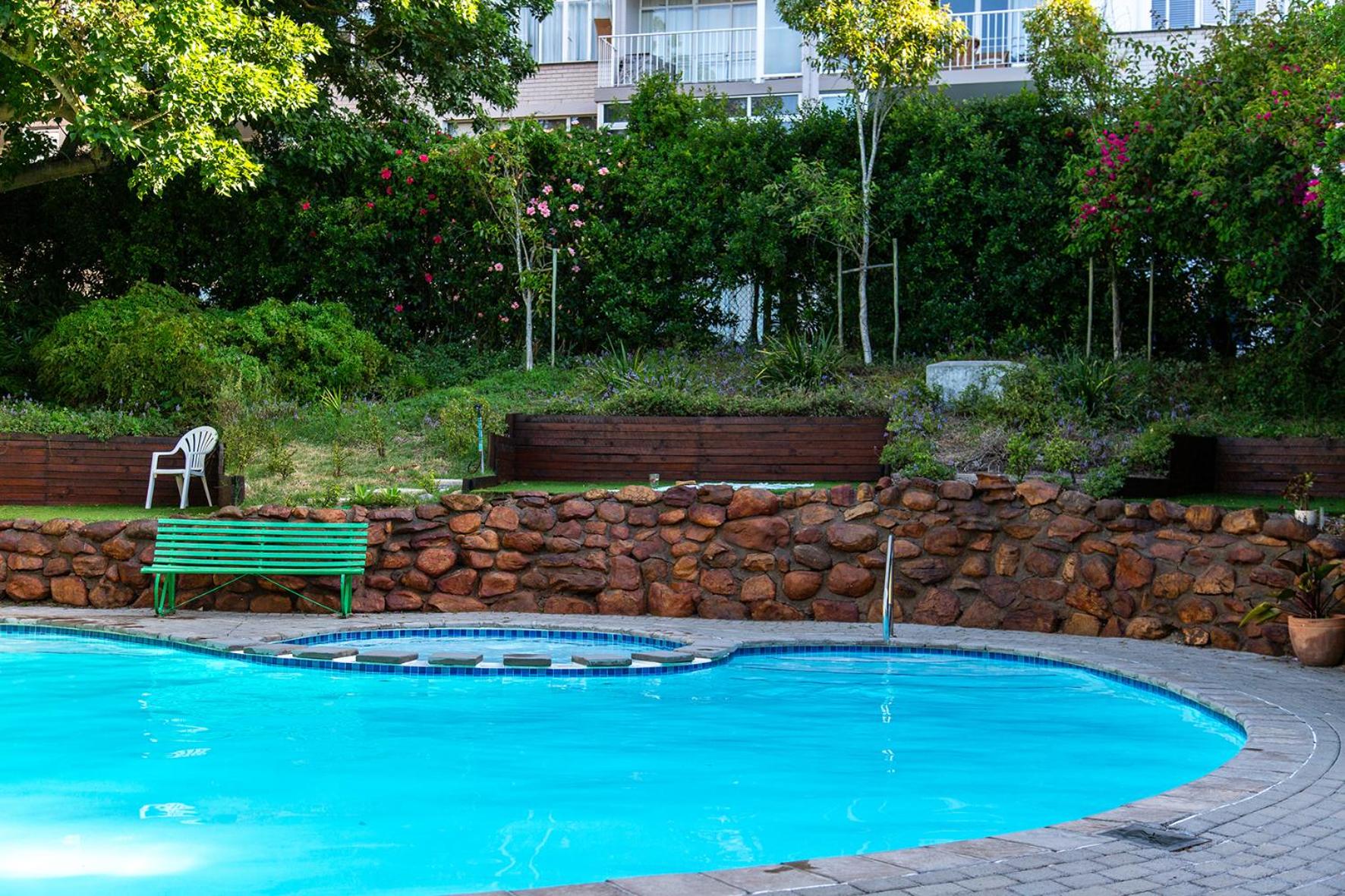 Family Studio - Walk to Waterfront & Stadium - Pool & Parking