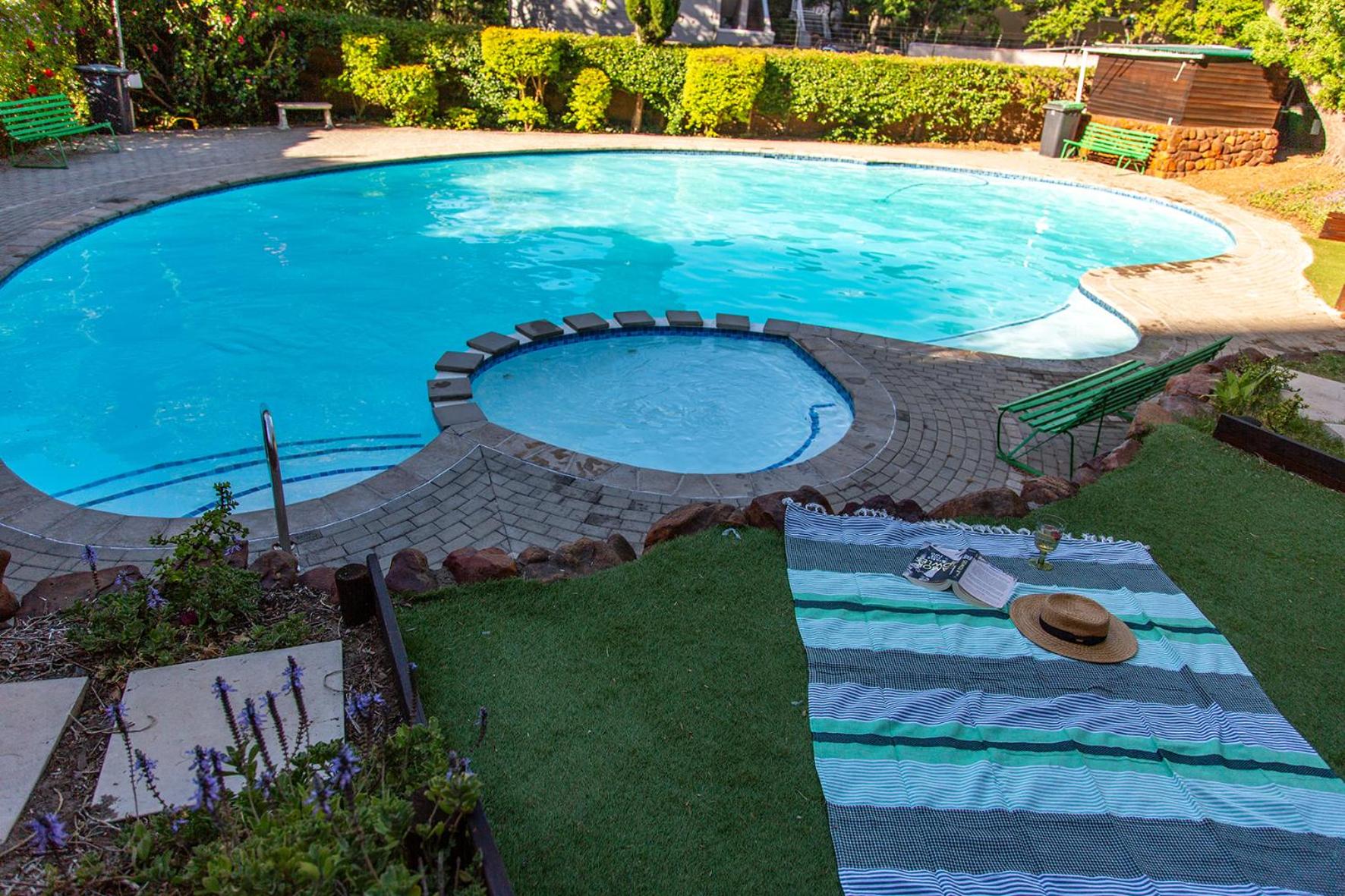 Family Studio - Walk to Waterfront & Stadium - Pool & Parking