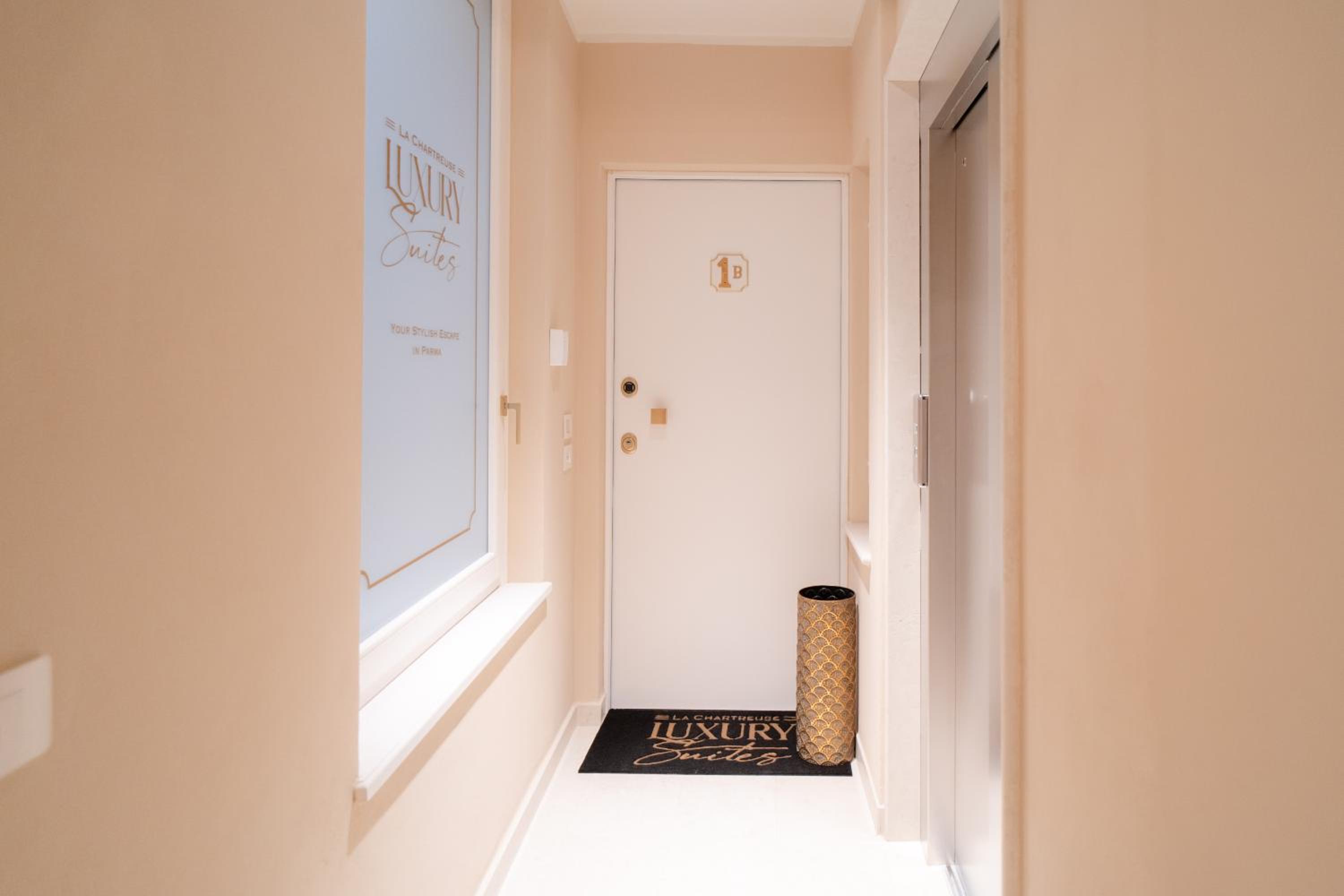 Hotel La CHARTREUSE Luxury Suites - Image 1