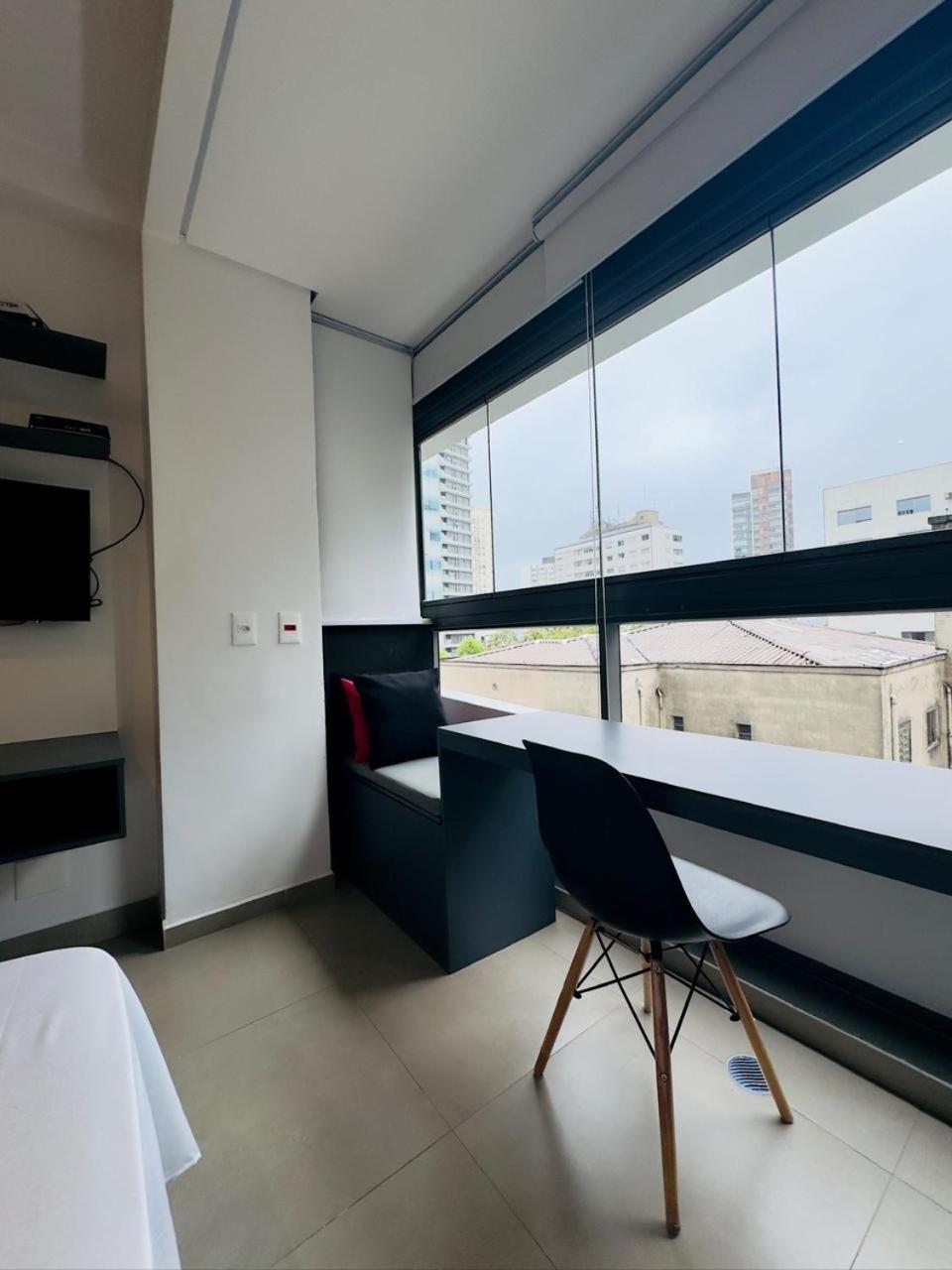 Flat moderno na Oscar Freire!