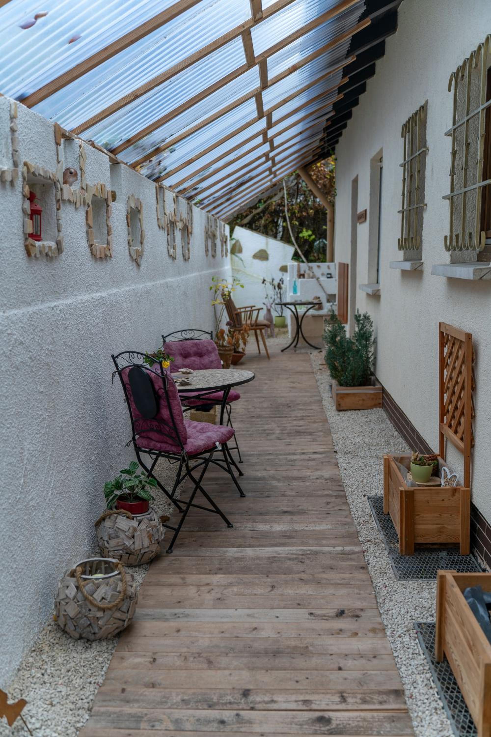 Marburg Apartment pfiffige Luisa in ruhiger Waldrandlage mit Balkon und Wintergarten