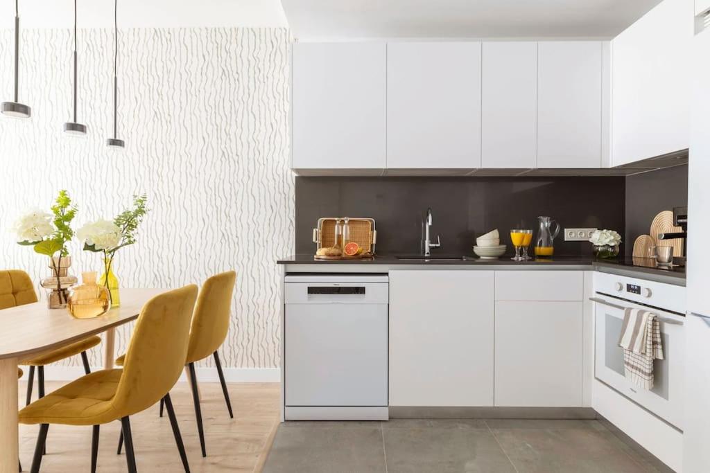 One bed Apartment on 14 floor Urban Sky by P&O