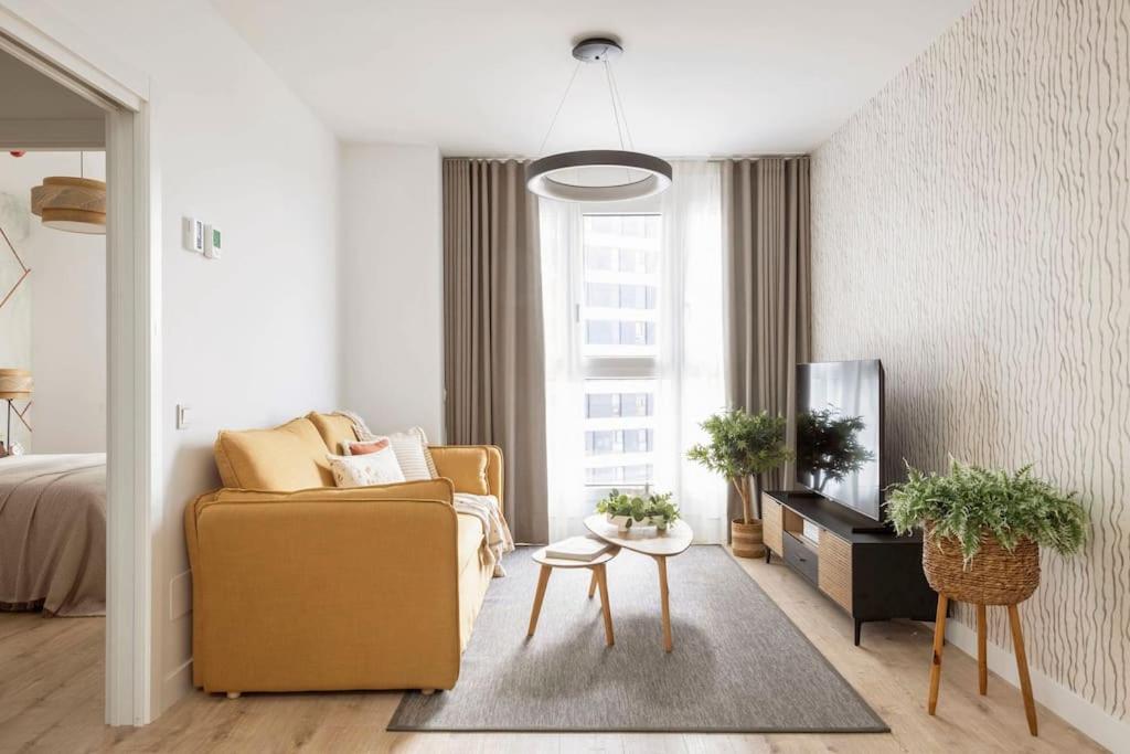 One bed Apartment on 14 floor Urban Sky by P&O