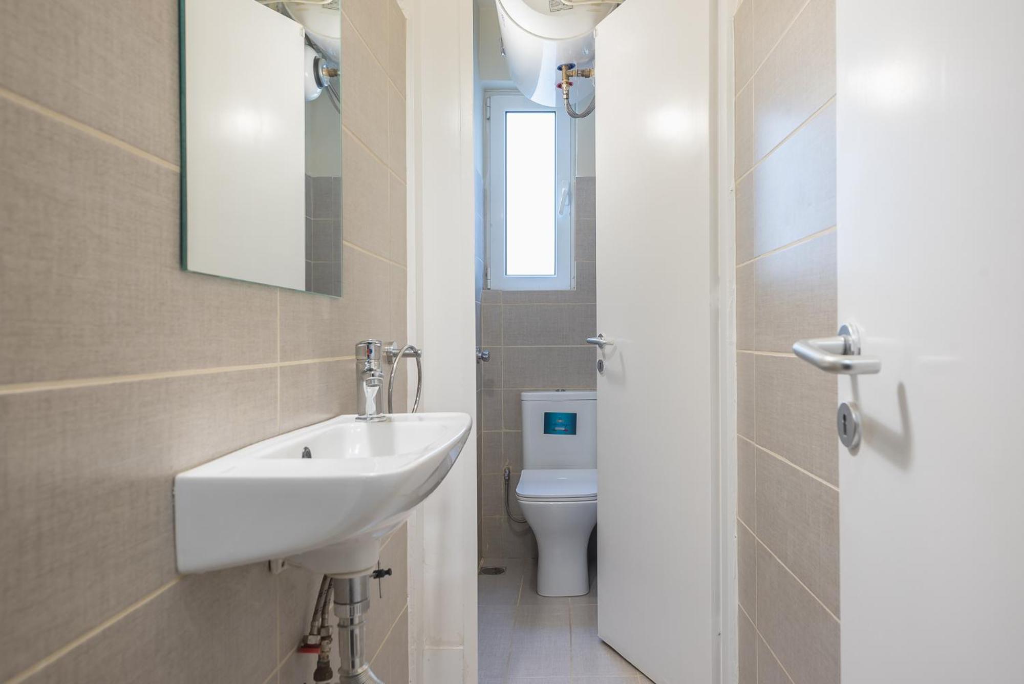 Apartment Steps From Historic Center Plaka