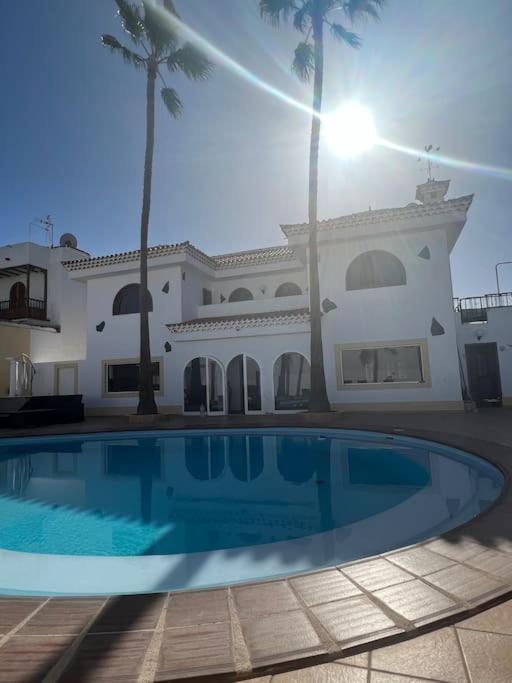 Large Villa in Maspalomas with Huge Private Pool, Jacuzzi & Gym view 2