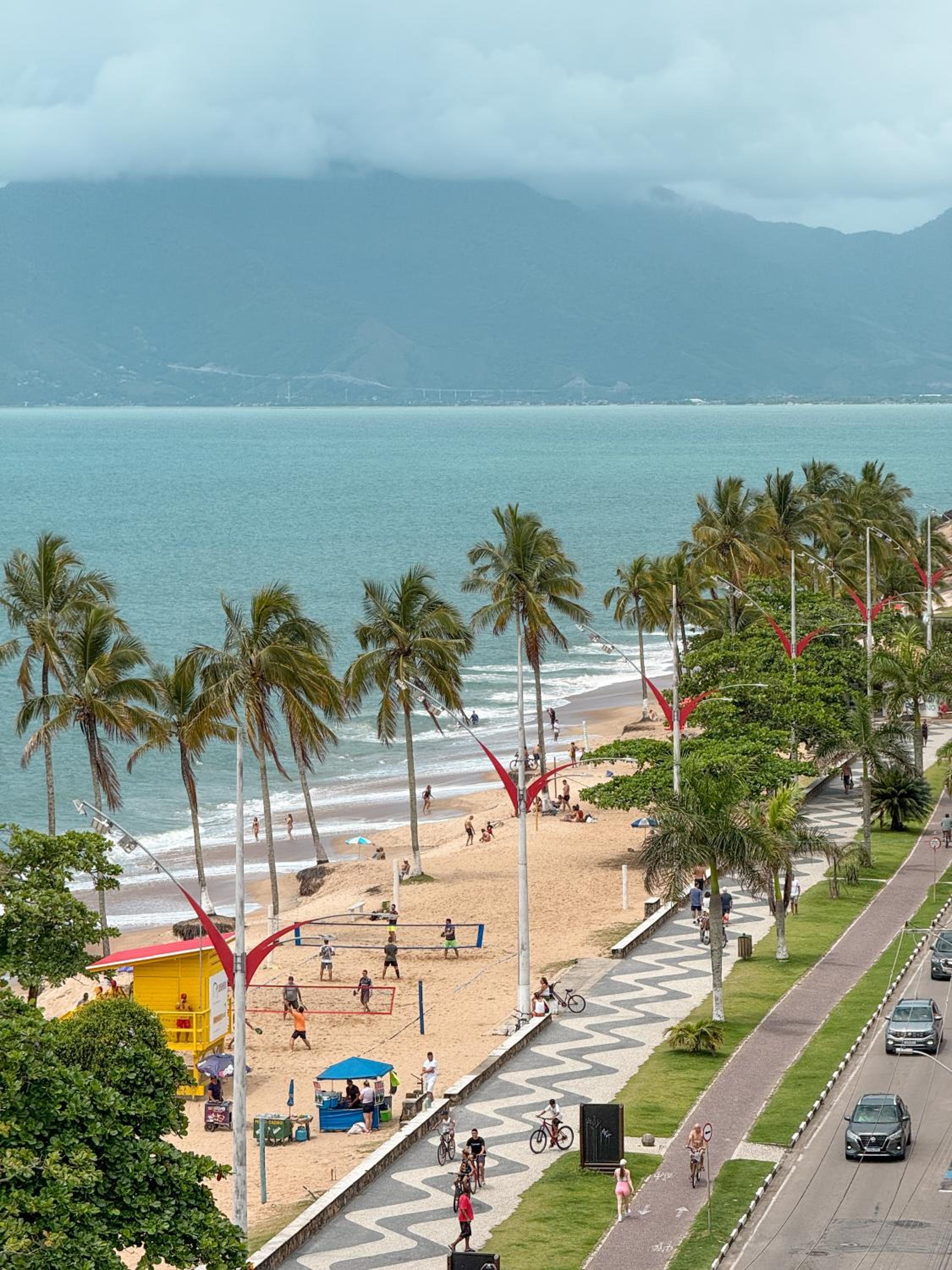 Apt Pé na Areia - Praia Martim de Sá - Espaço Gourmet na Varanda e Piscina