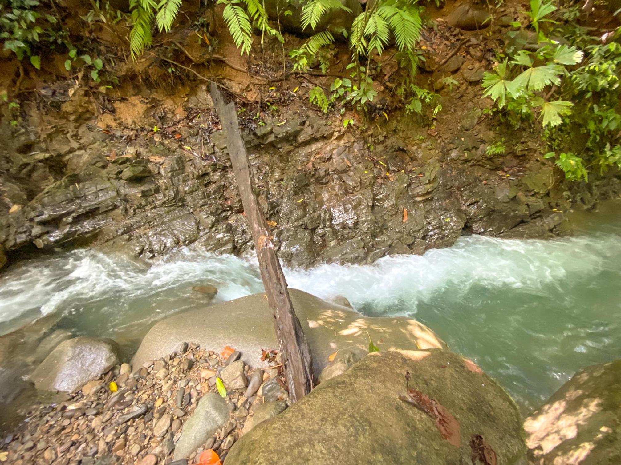 House 15 min from the beach with river access