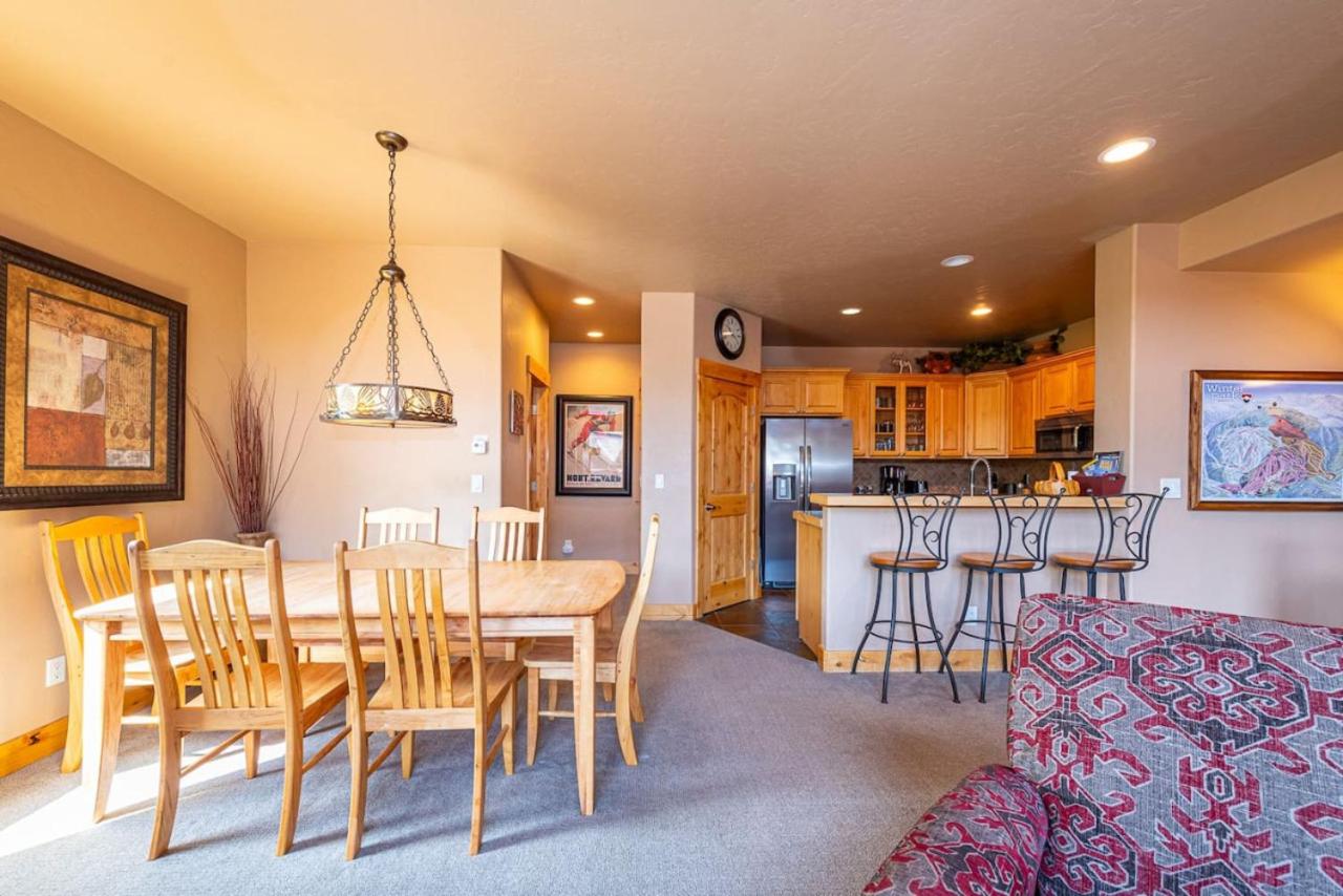 Thanksgiving open at Antler Lodge view 4