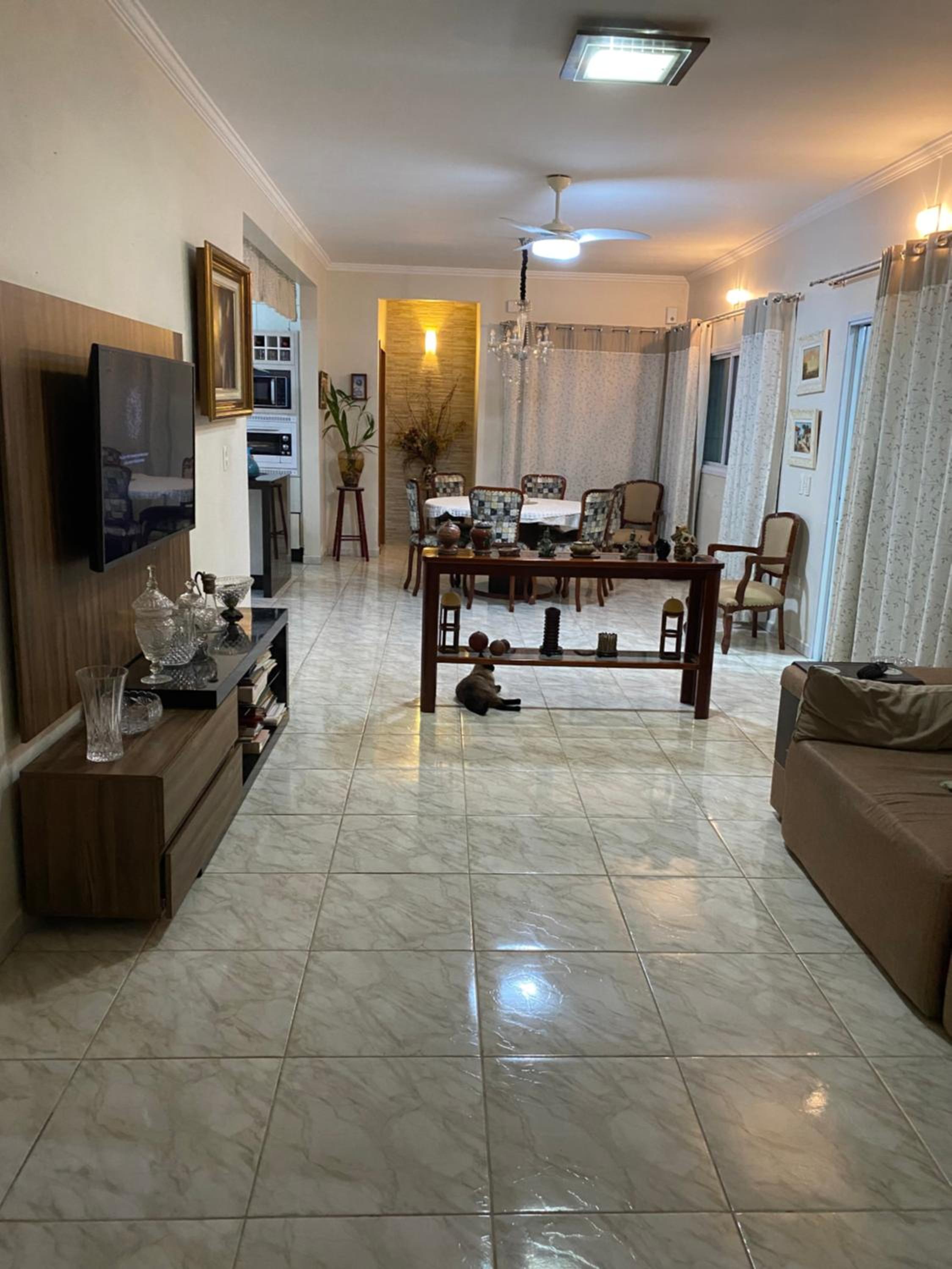 Casa confortável na Enseada