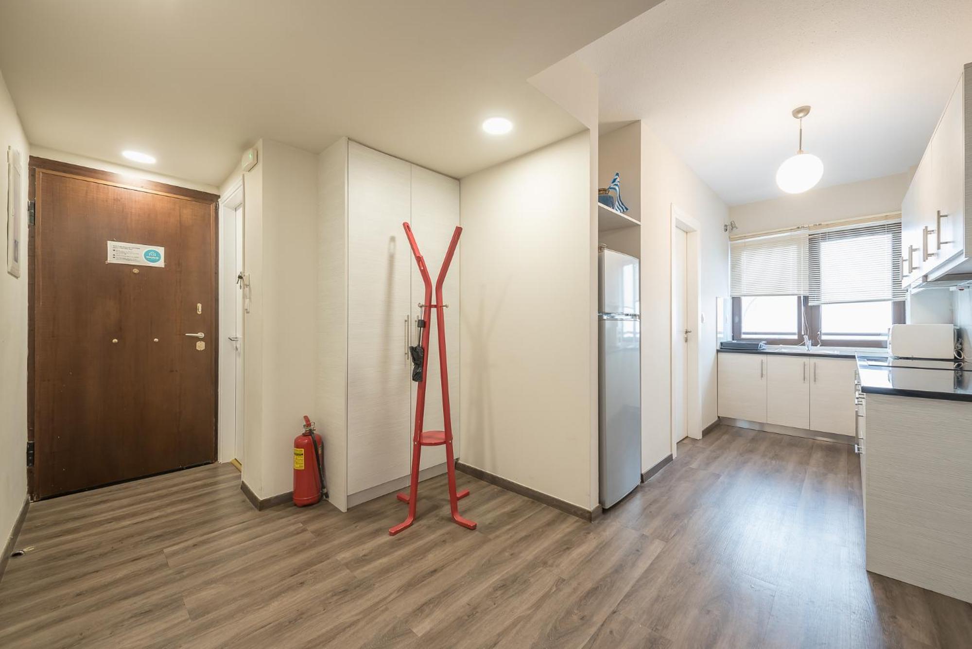 Apartment Steps From Historic Center Plaka