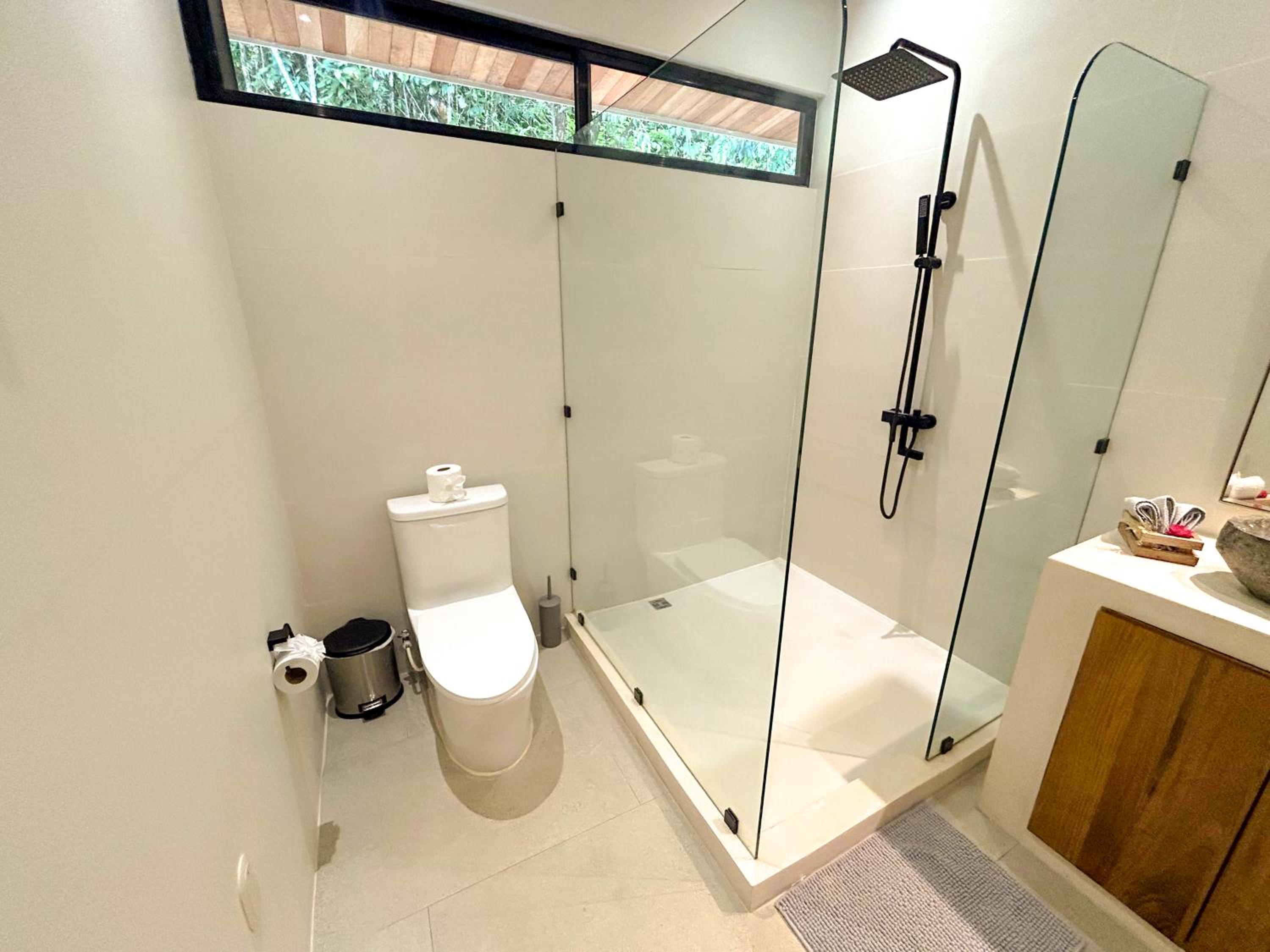 House 15 min from the beach with river access