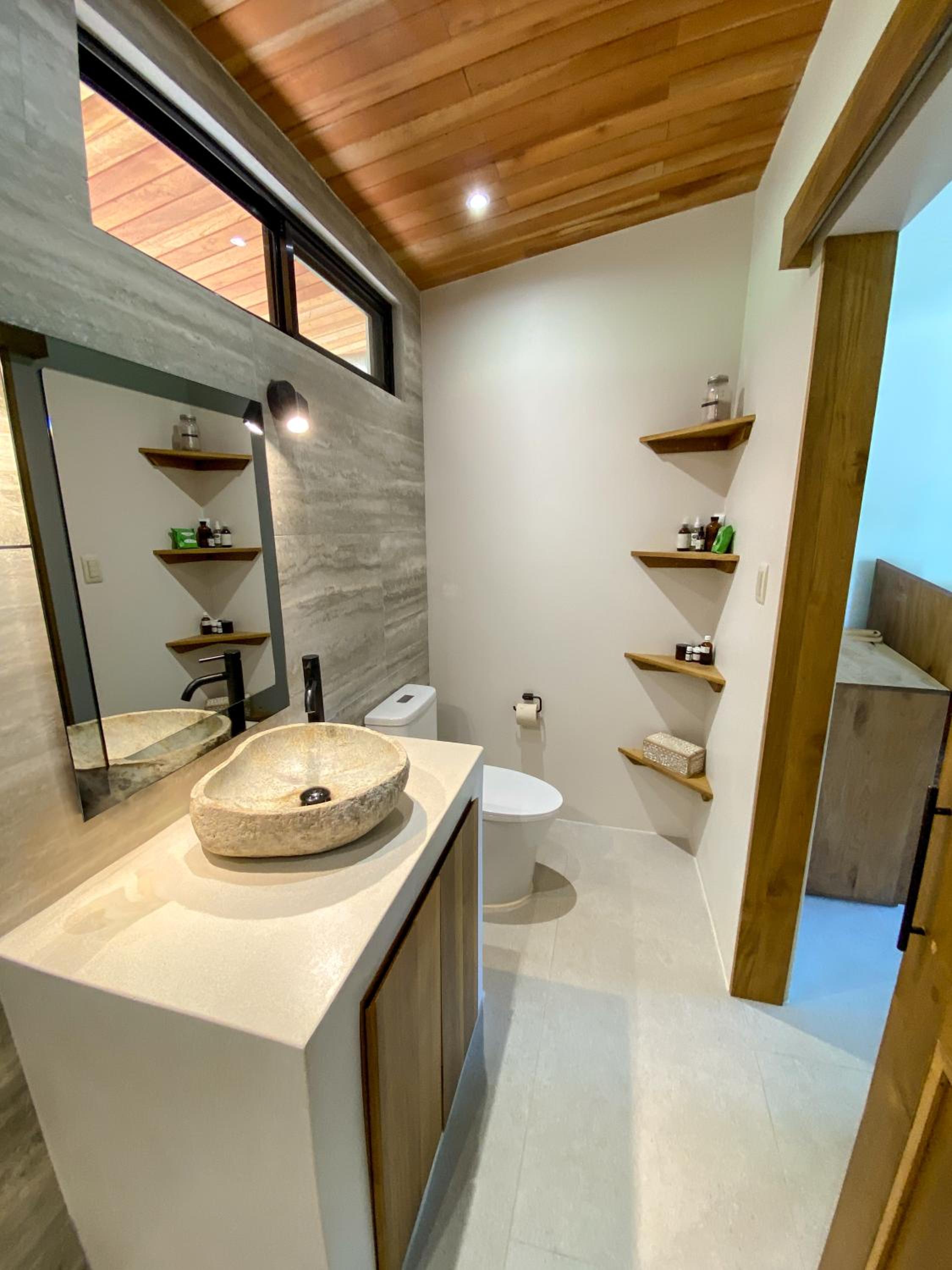 House 15 min from the beach with river access