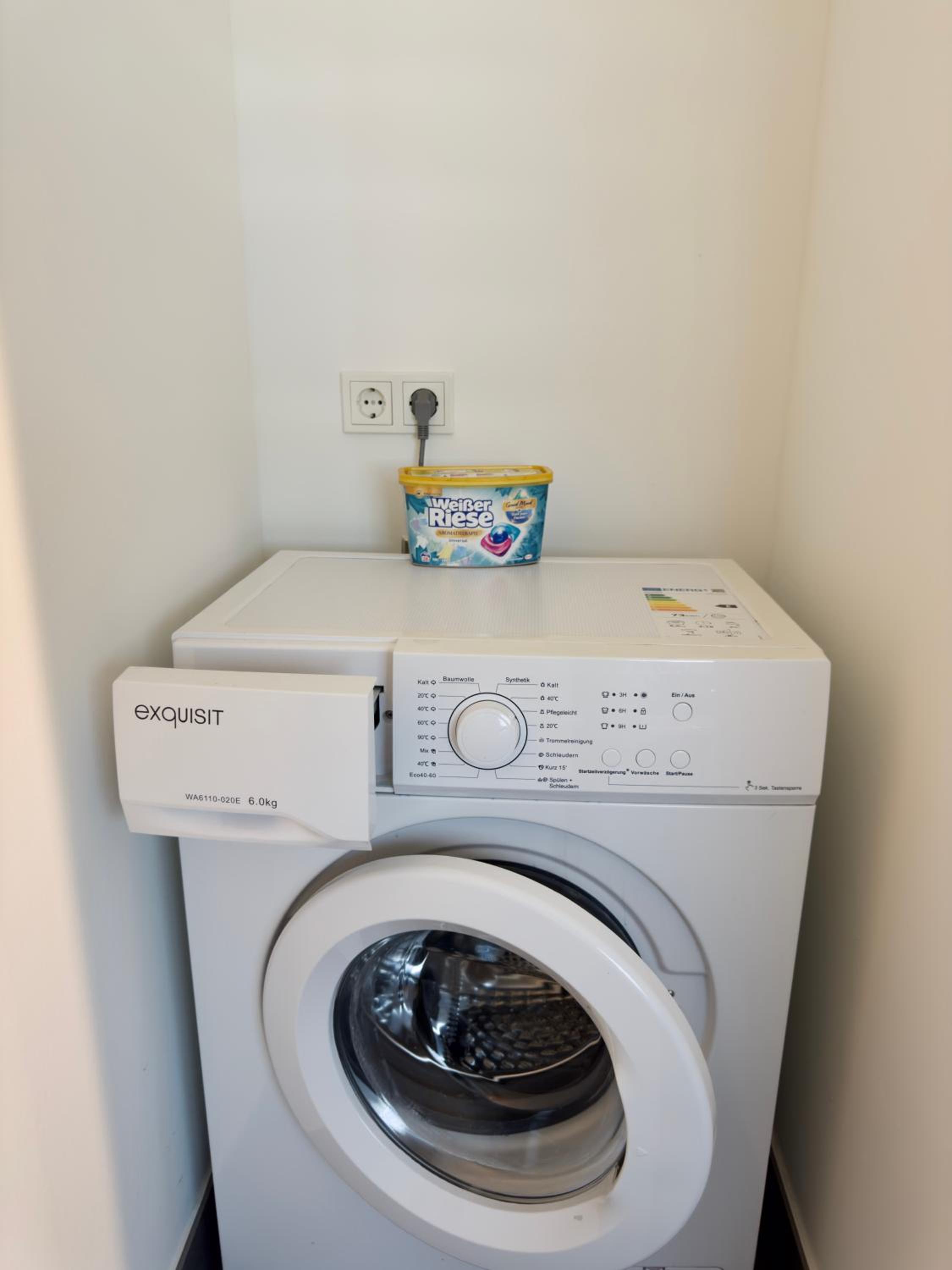 No 20 - gemütliche 2 Zimmer Whg, Küche, Balkon, Badewanne, Parkplatz