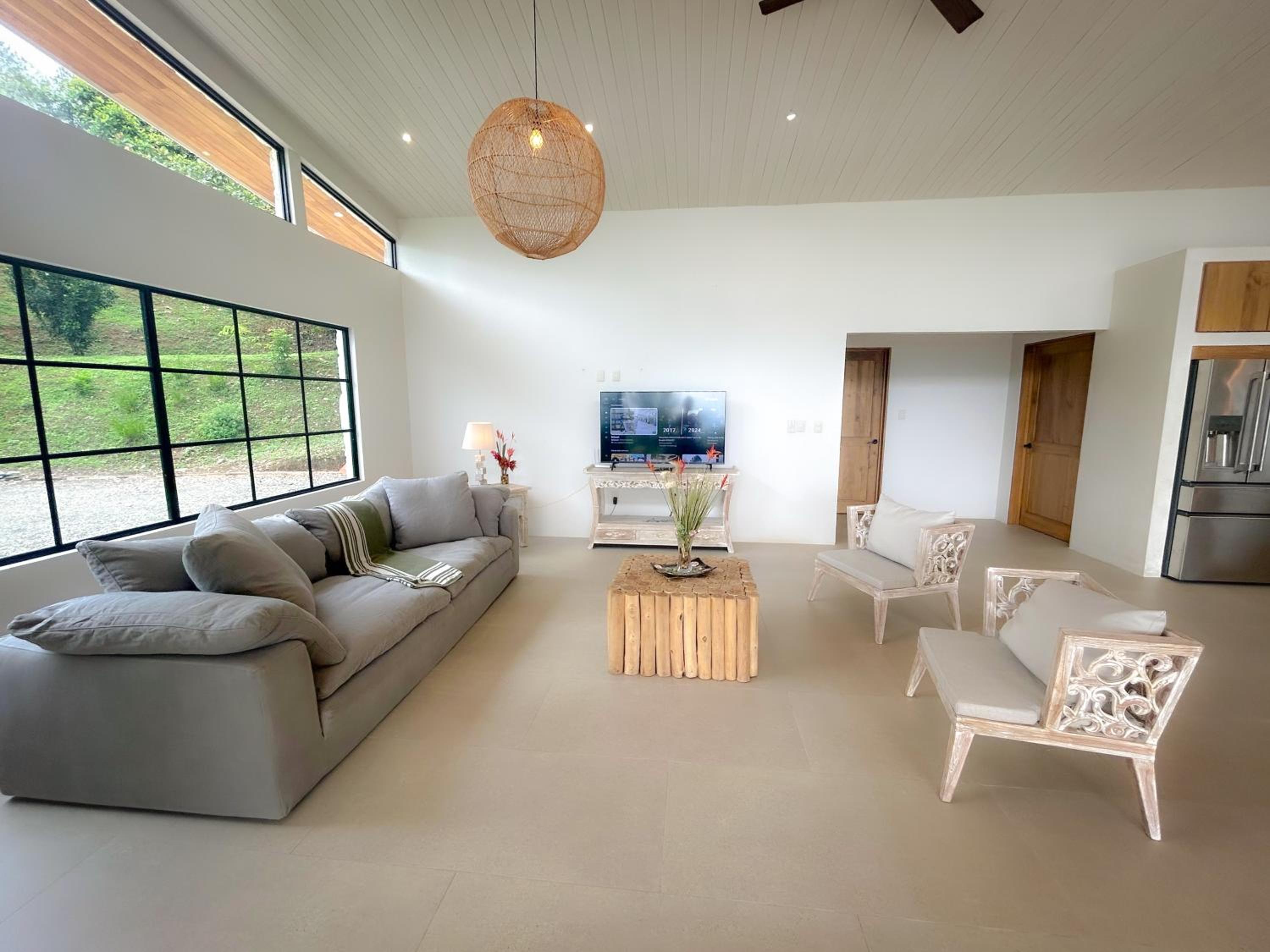 House 15 min from the beach with river access