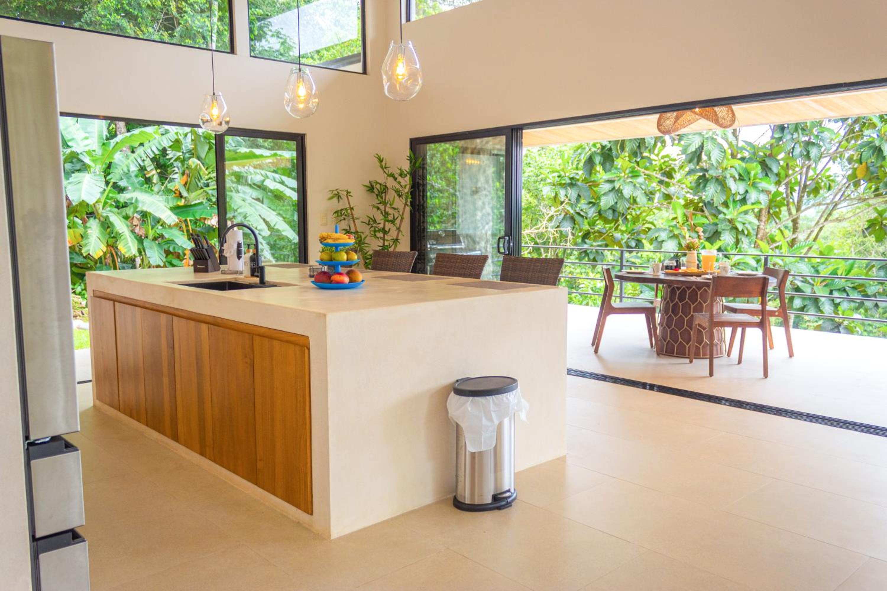 House 15 min from the beach with river access