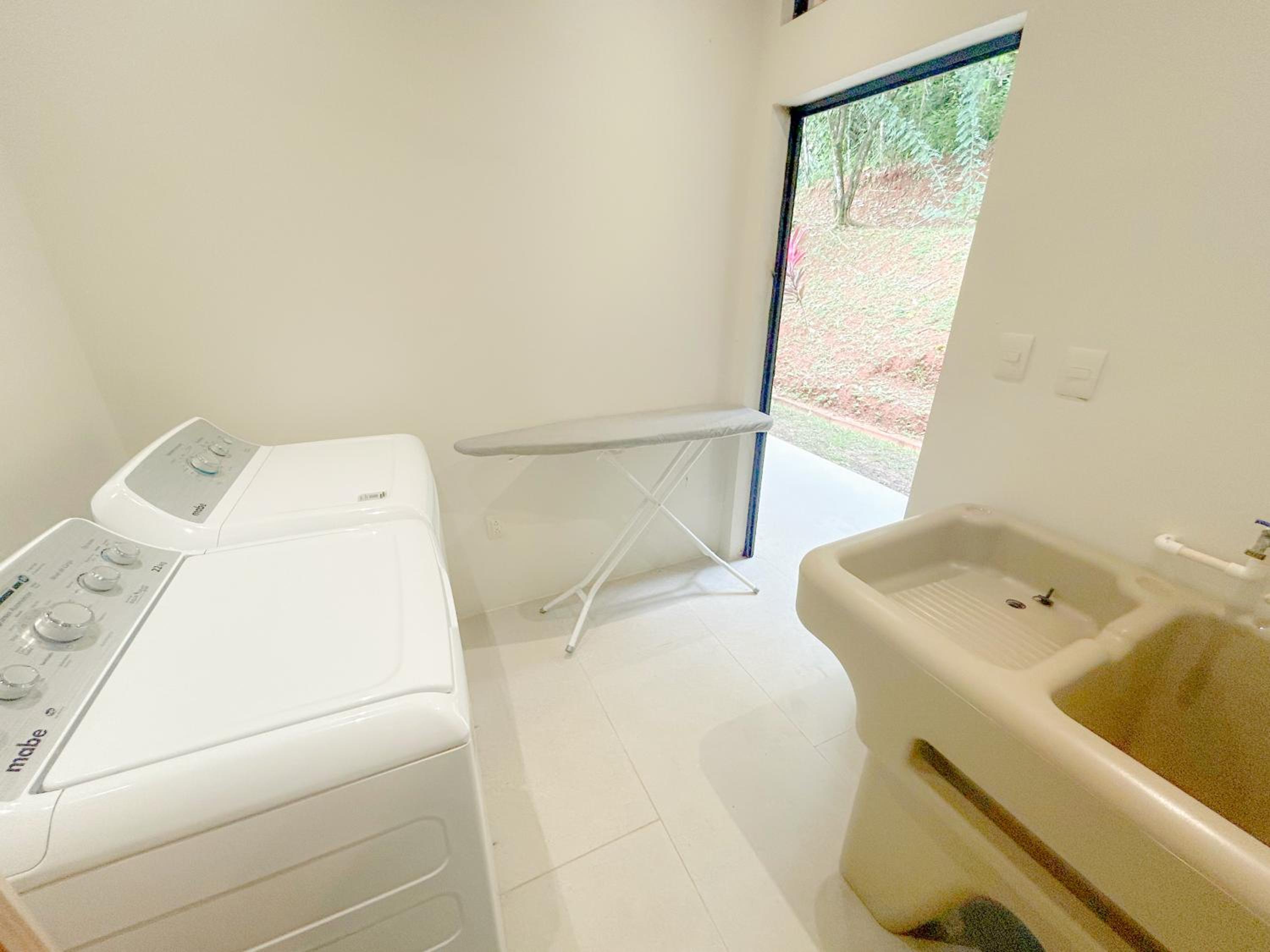 House 15 min from the beach with river access