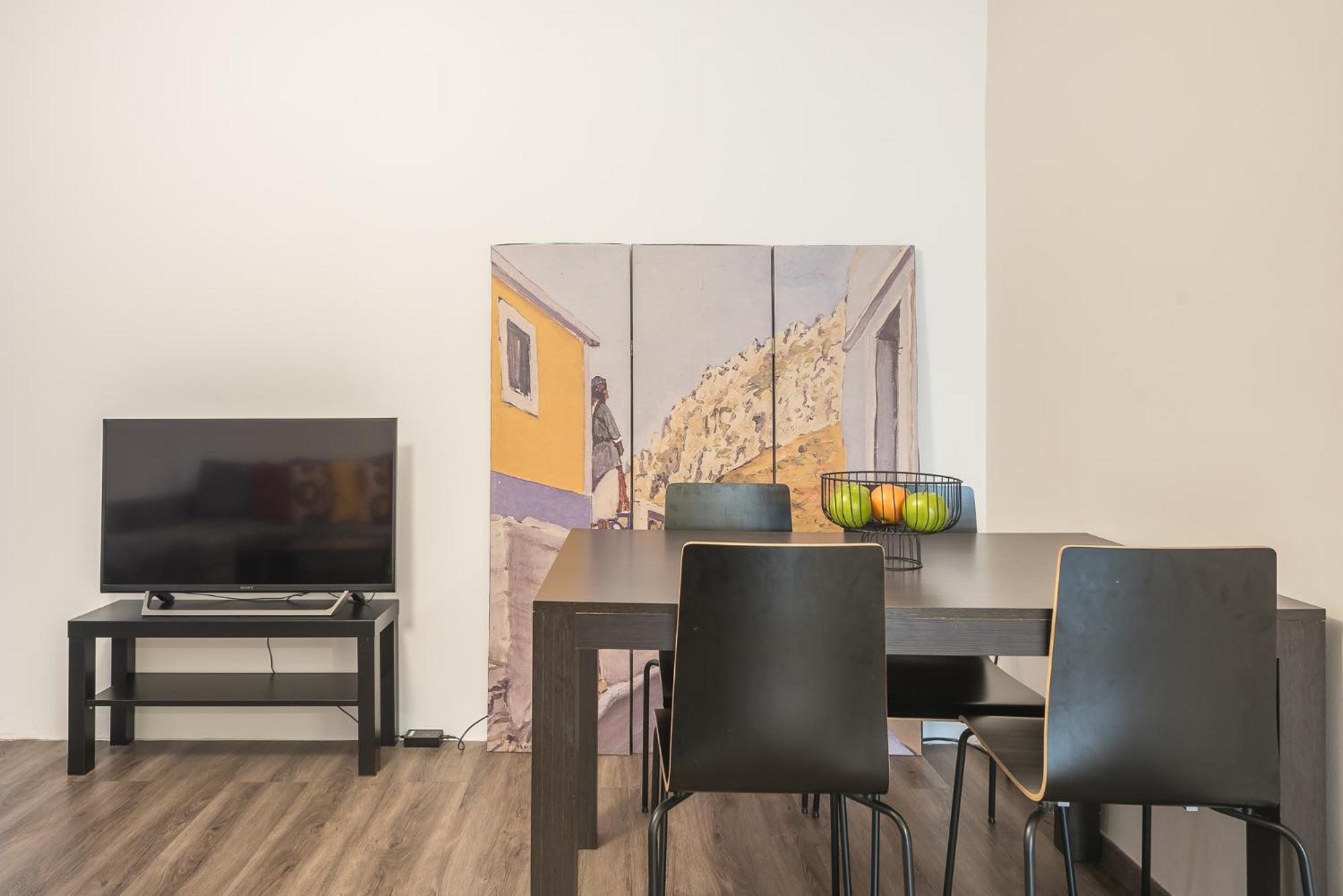 Apartment Steps From Historic Center Plaka