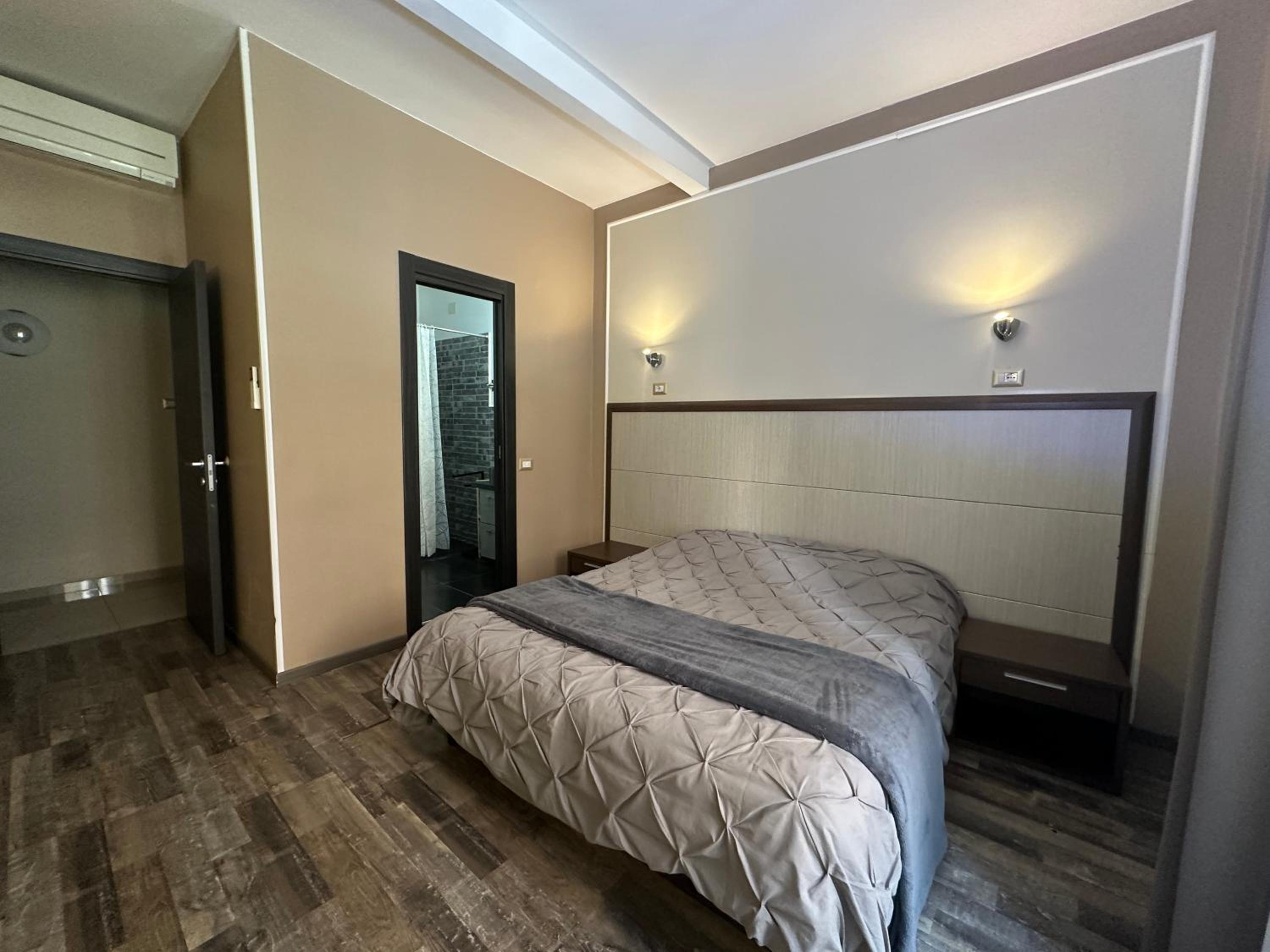 Candia Rooms