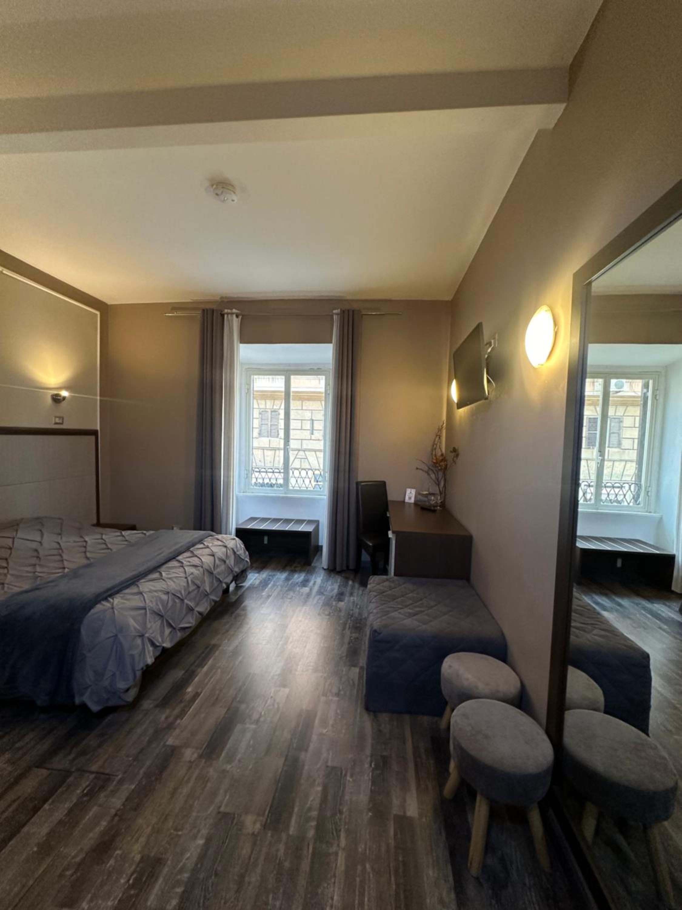 Candia Rooms