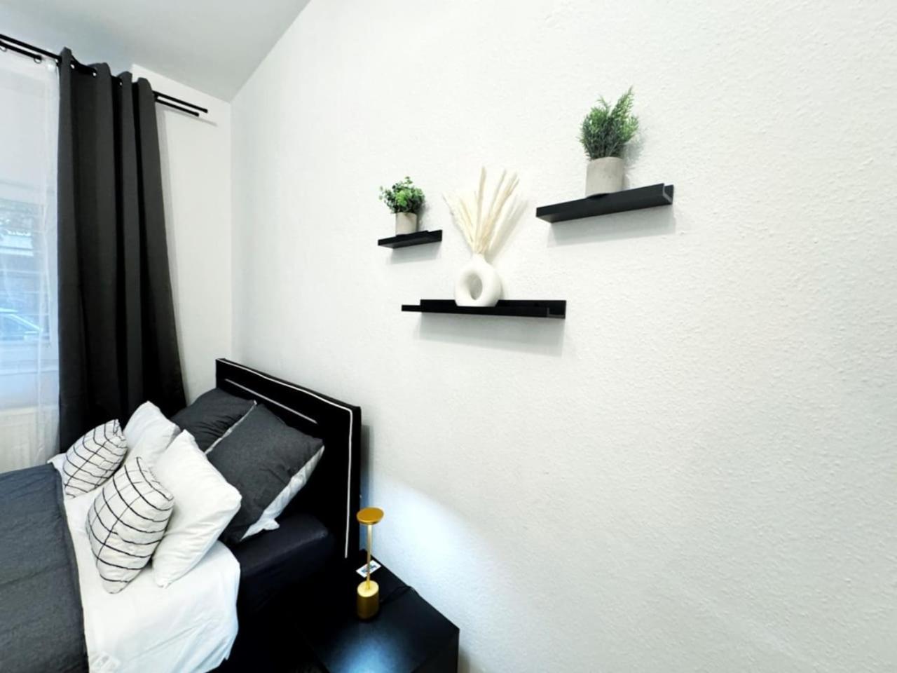 HolidayHome Apartments I Spacious Private Room in Heart of Berlin