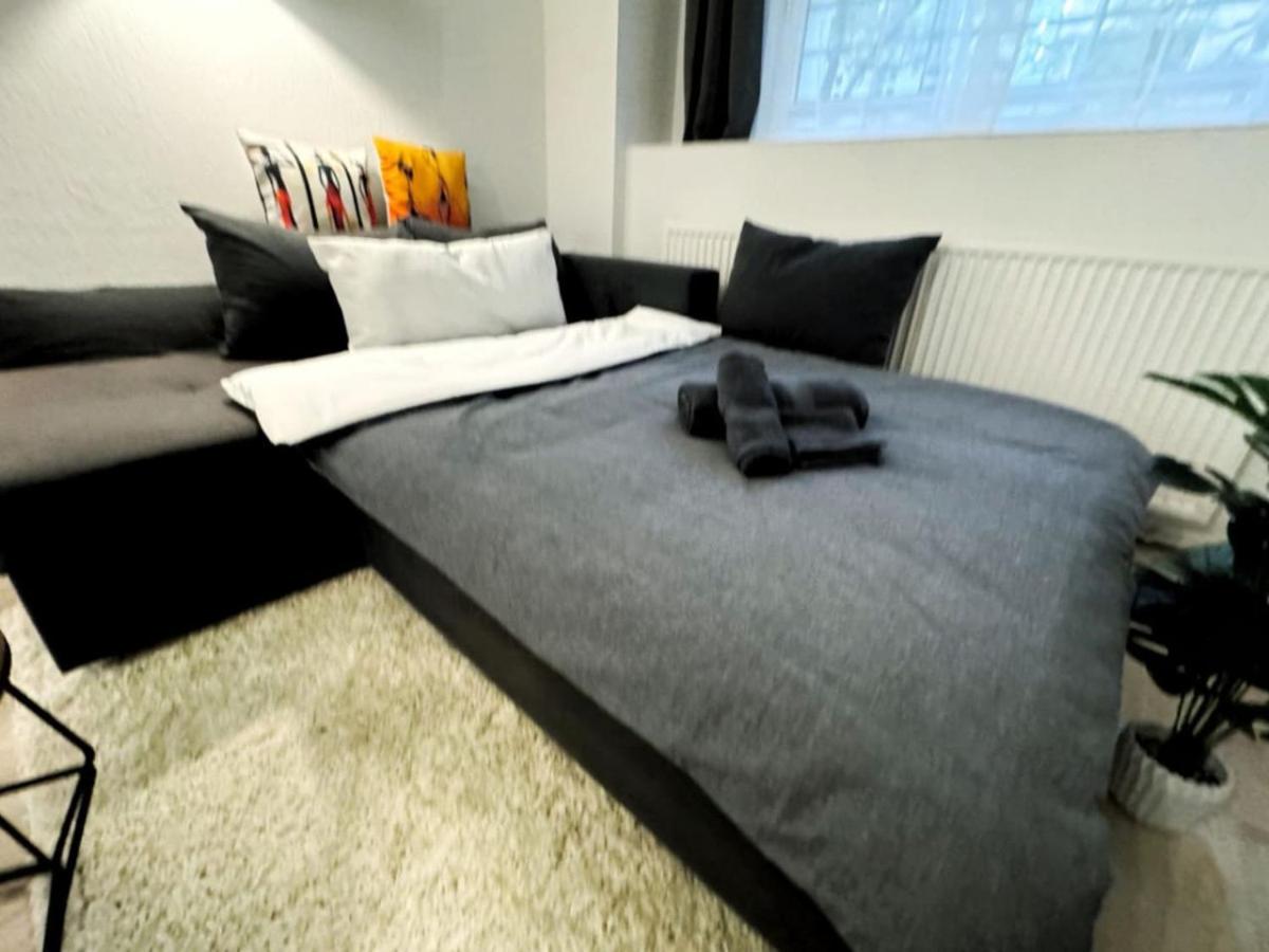 HolidayHome Apartments I Spacious Private Room in Heart of Berlin
