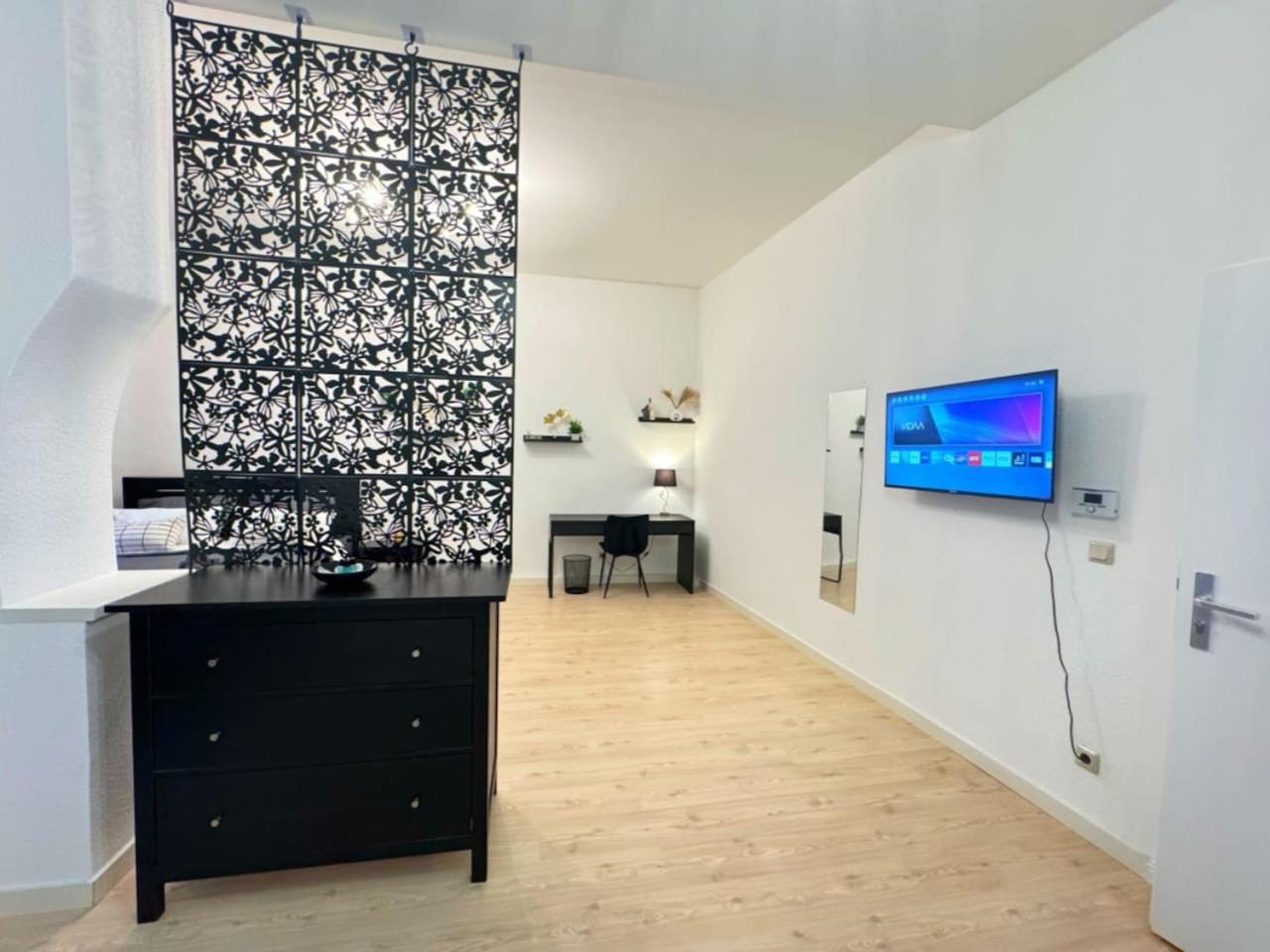 HolidayHome Apartments I Spacious Private Room in Heart of Berlin