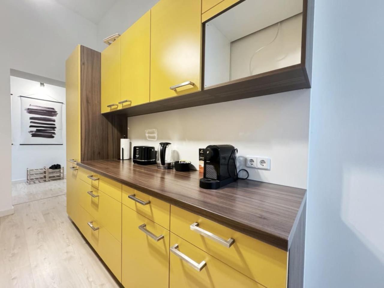 HolidayHome Apartments I Spacious Private Room in Heart of Berlin