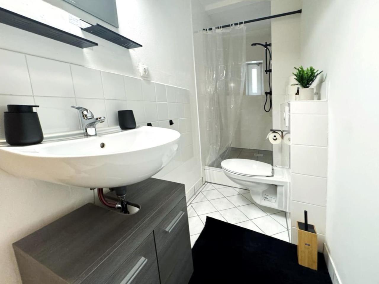 HolidayHome Apartments I Spacious Private Room in Heart of Berlin