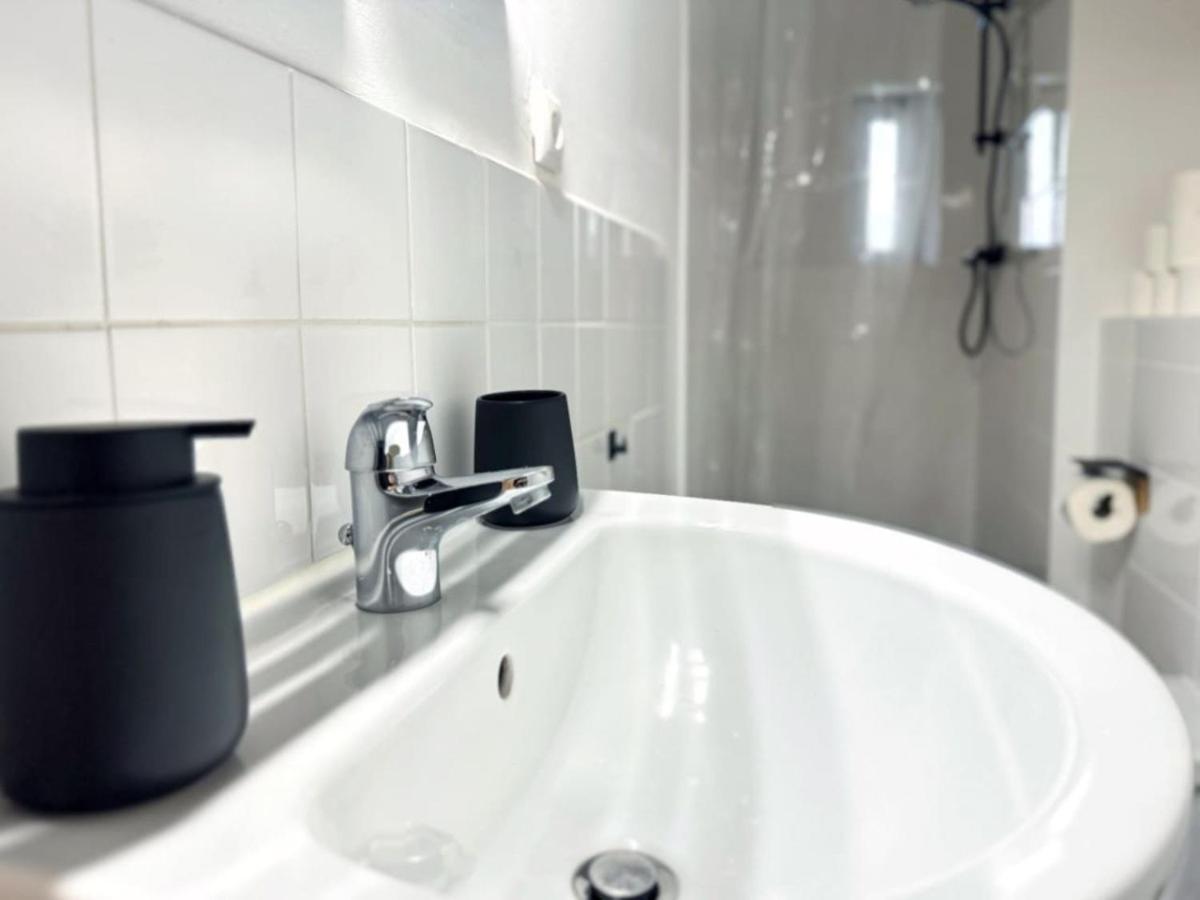 HolidayHome Apartments I Spacious Private Room in Heart of Berlin