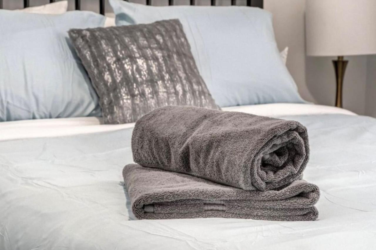 Oakwoods 1BR Suite in Bankview