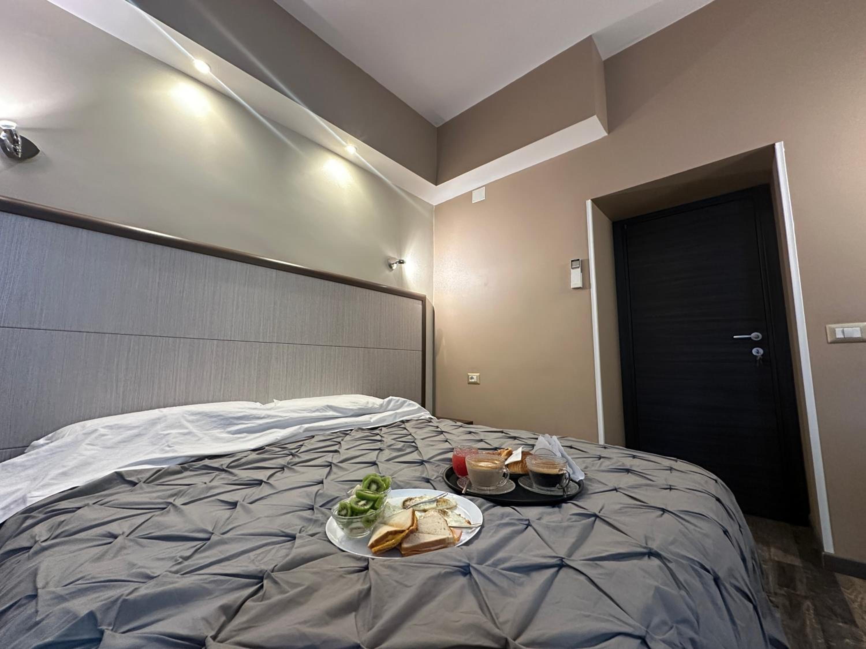 Candia Rooms