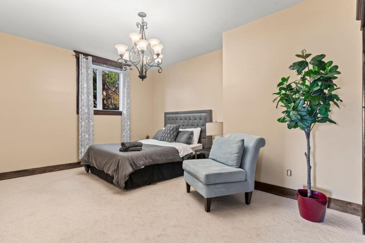 Country Escape - Acreage Home with Park