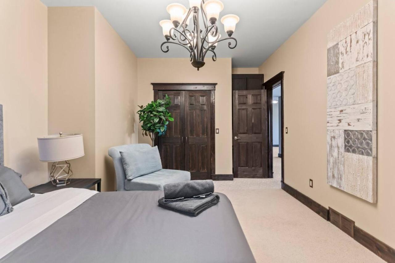 Country Escape - Acreage Home with Park