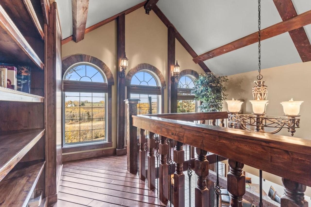 Country Escape - Acreage Home with Park