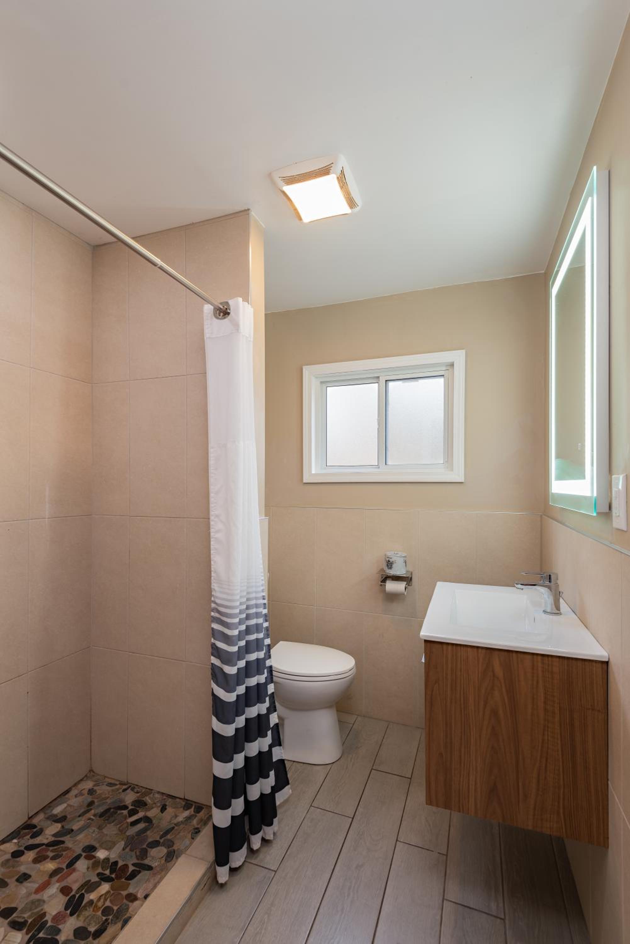 Delton Oaks Resort Motel