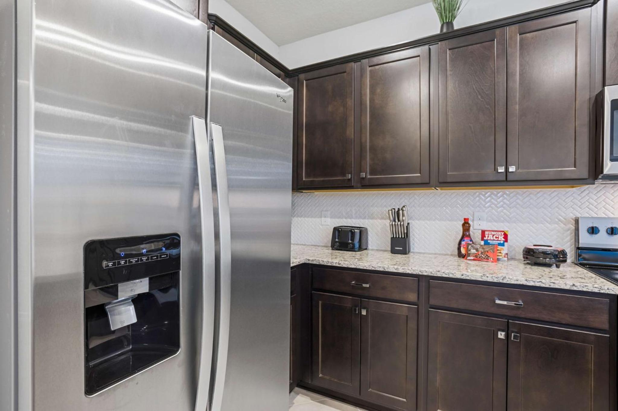 BRAND New 5 bed Villa in Windsor Cay