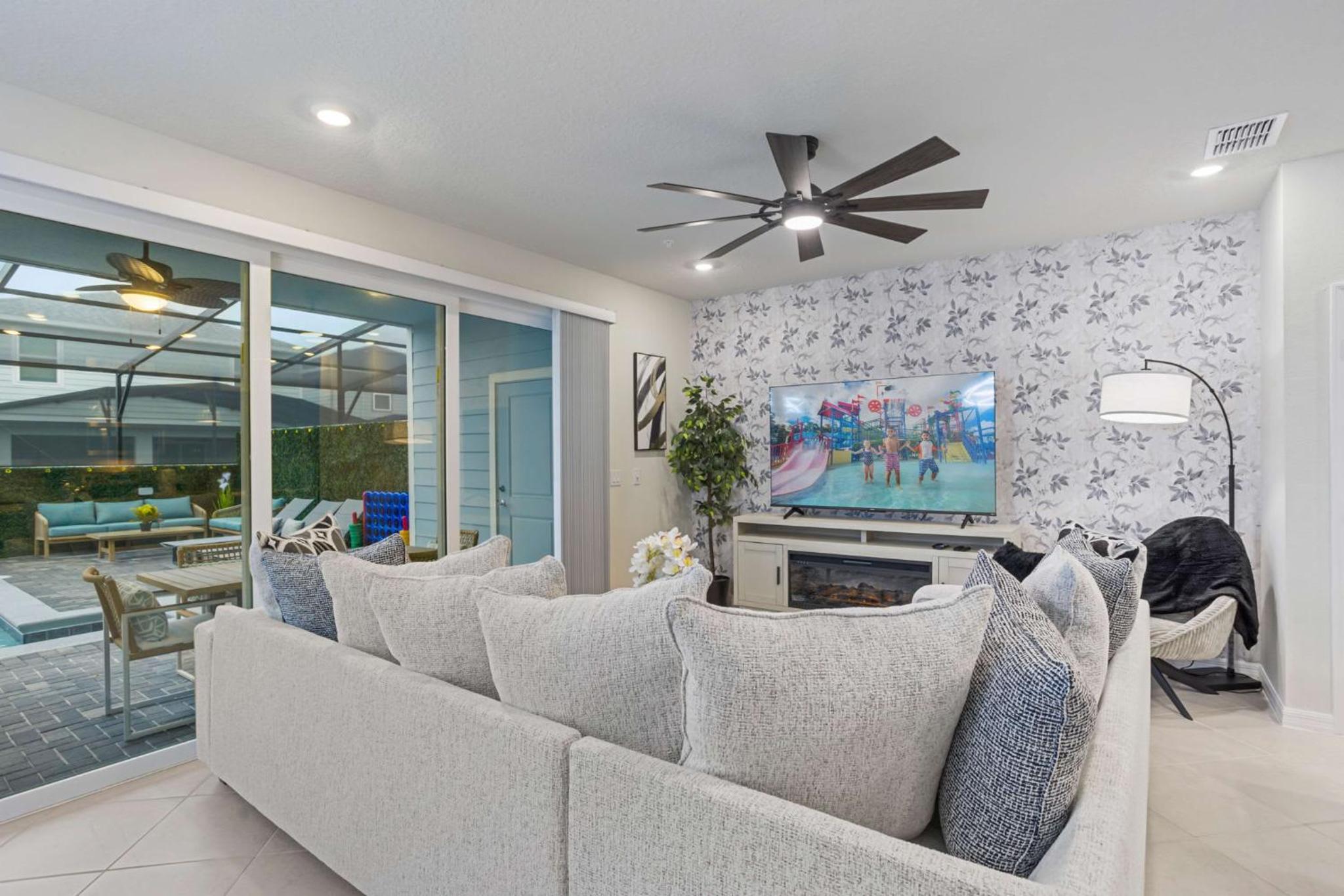 BRAND New 5 bed Villa in Windsor Cay