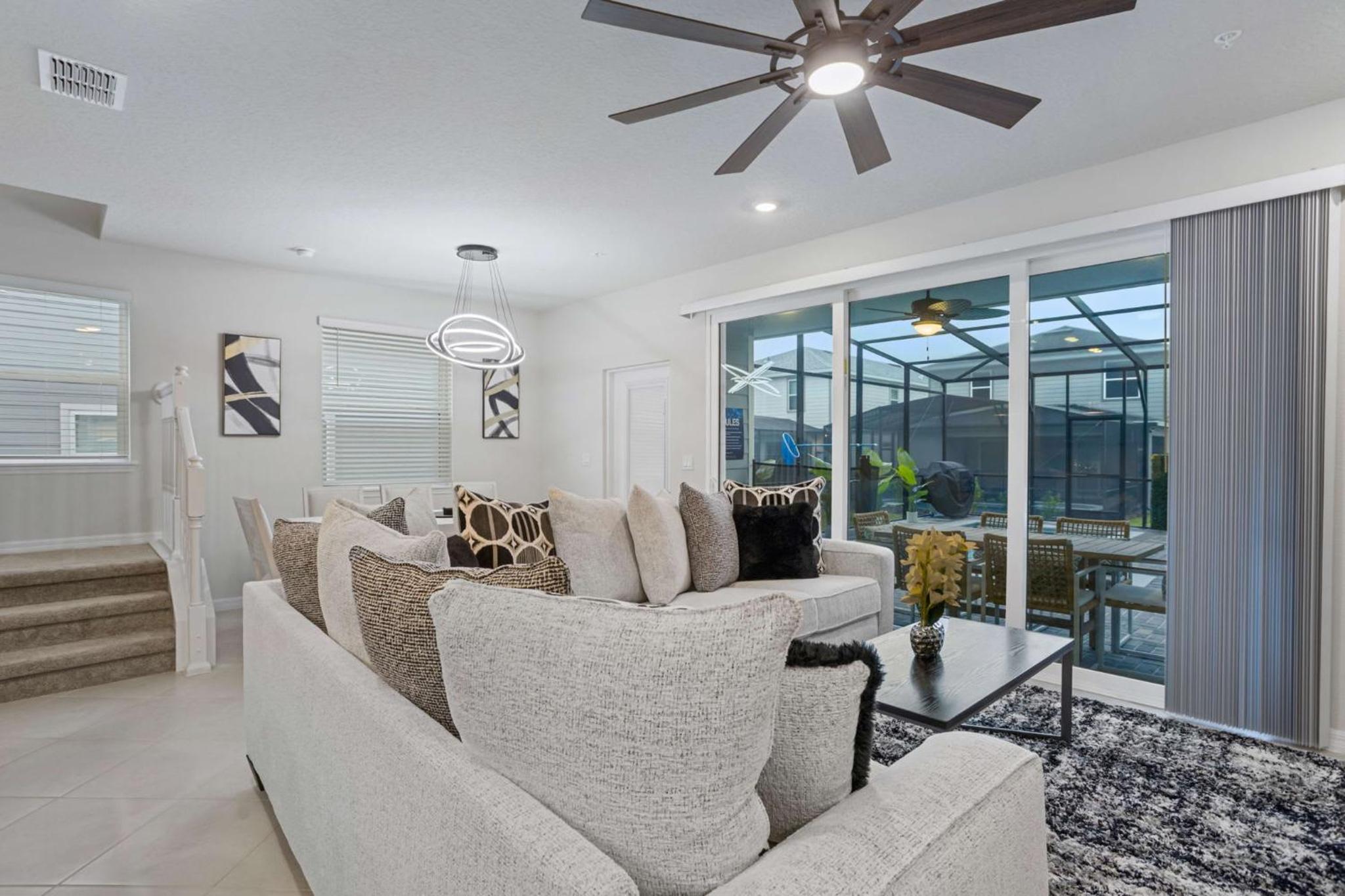 BRAND New 5 bed Villa in Windsor Cay