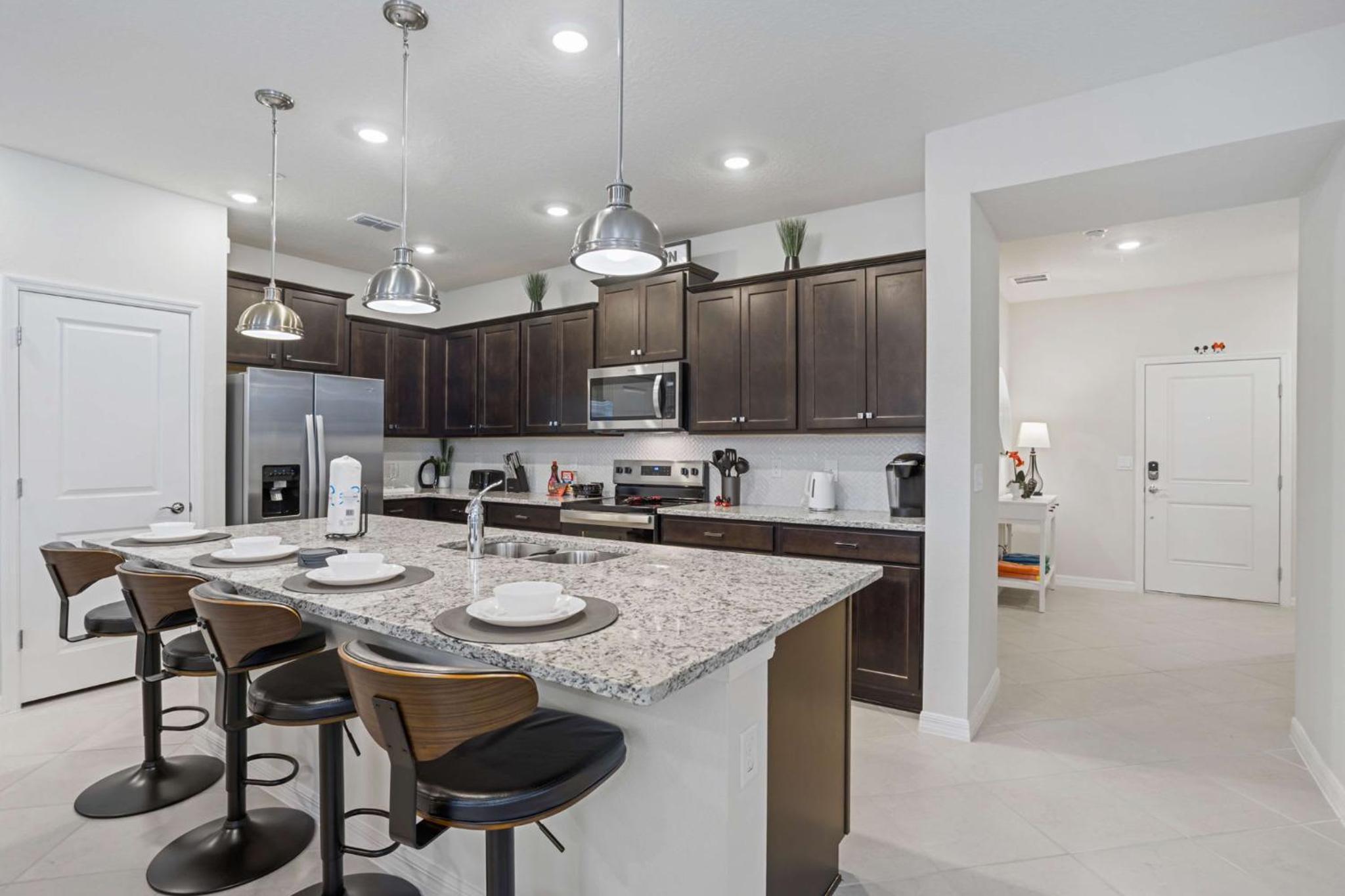 BRAND New 5 bed Villa in Windsor Cay