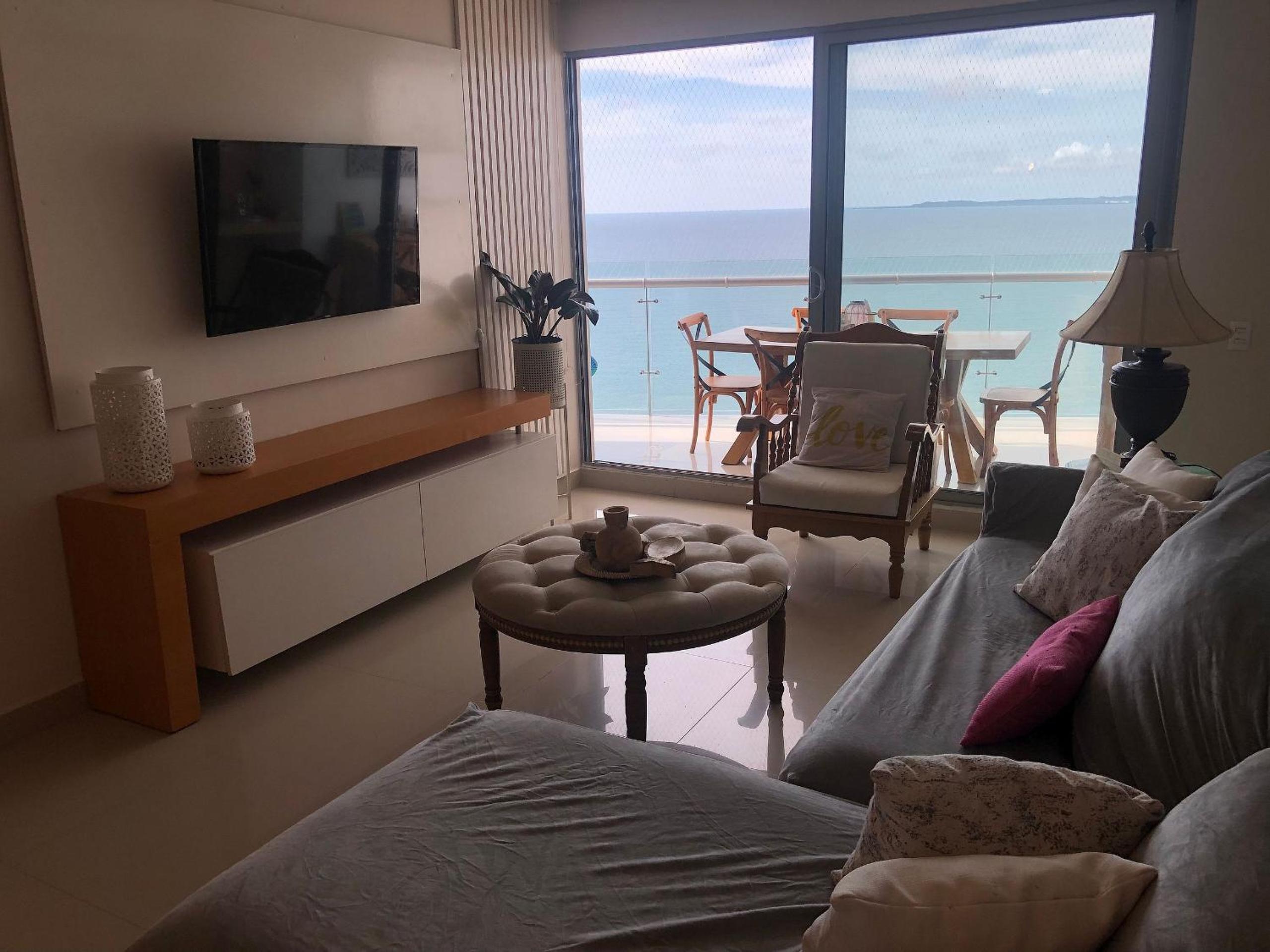 Amplios Aptos de Lujo Frente a la Playa a 5 Minutos del Centro y del Aeropuerto, en Edificio con Piscina, Jacuzzi, Sauna, Gimnasio, Turco y Seguridad las 2