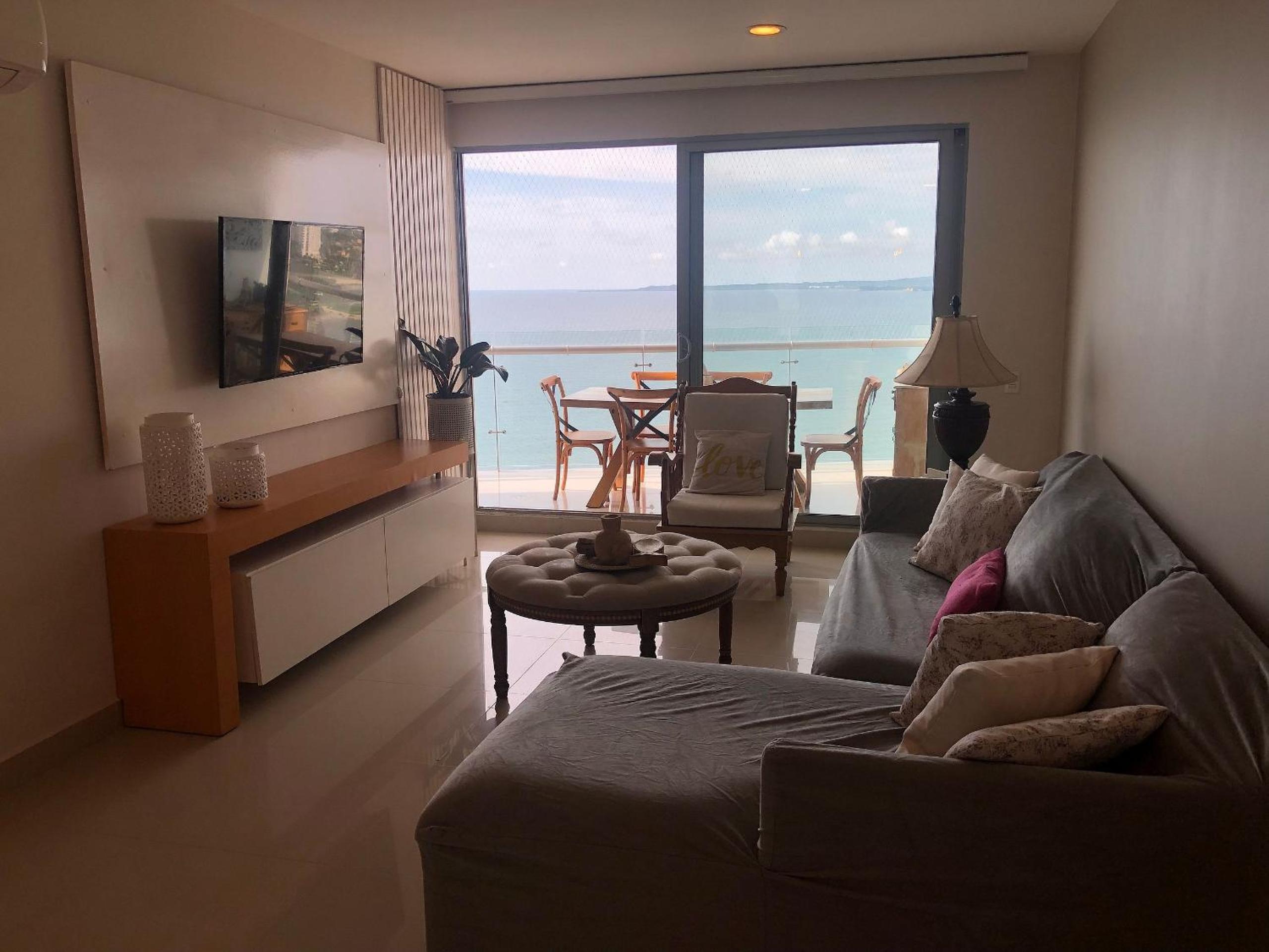 Amplios Aptos de Lujo Frente a la Playa a 5 Minutos del Centro y del Aeropuerto, en Edificio con Piscina, Jacuzzi, Sauna, Gimnasio, Turco y Seguridad las 2