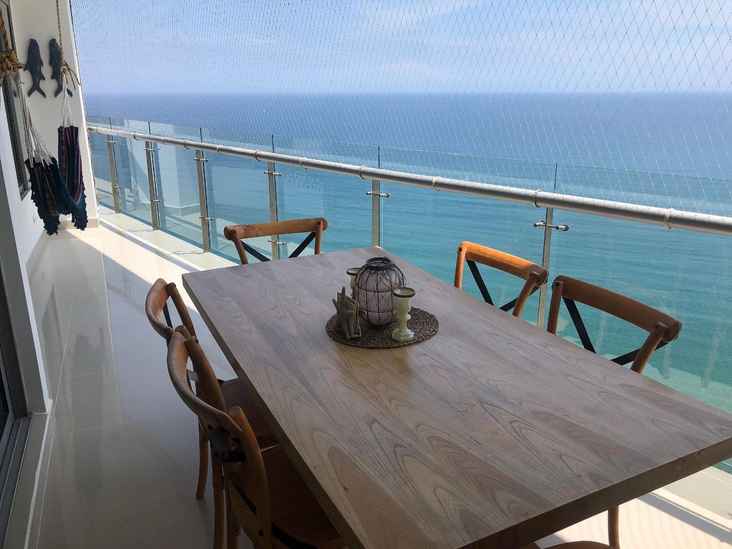 Amplios Aptos de Lujo Frente a la Playa a 5 Minutos del Centro y del Aeropuerto, en Edificio con Piscina, Jacuzzi, Sauna, Gimnasio, Turco y Seguridad las 2