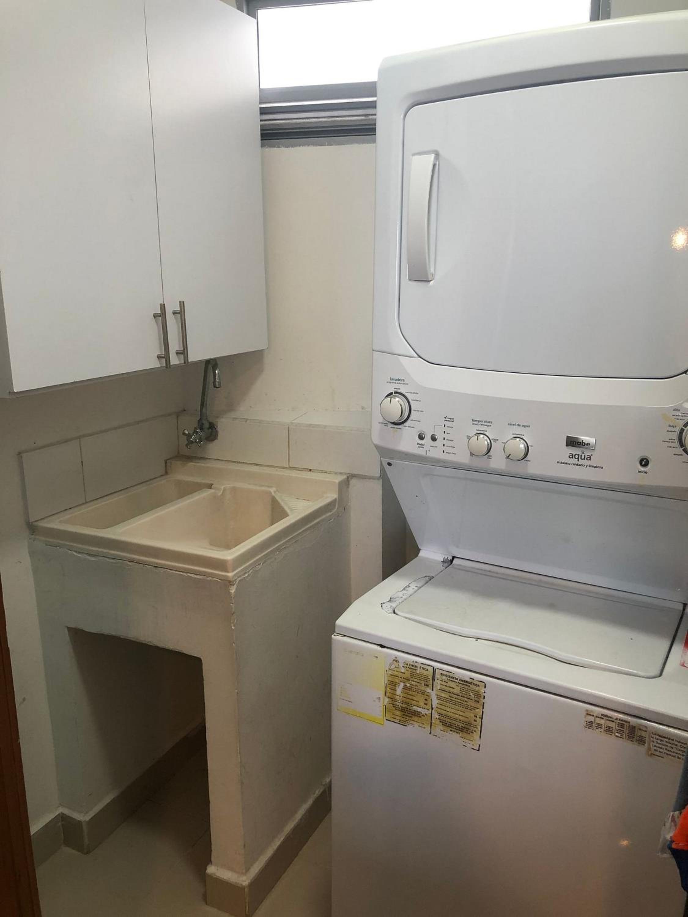 Amplios Aptos de Lujo Frente a la Playa a 5 Minutos del Centro y del Aeropuerto, en Edificio con Piscina, Jacuzzi, Sauna, Gimnasio, Turco y Seguridad las 2