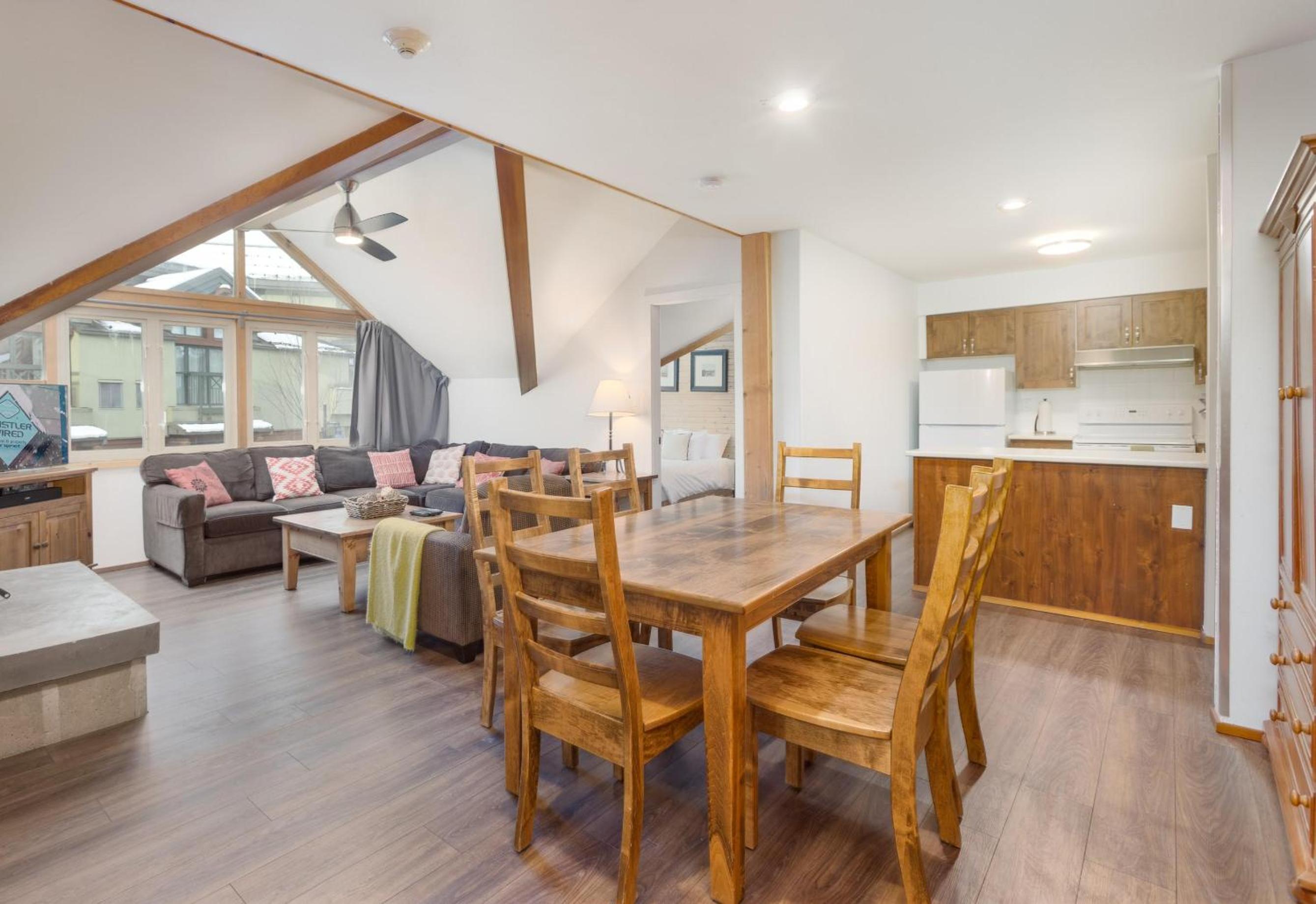 Fitzsimmons B - Private Sauna, Located in the Heart of Whistler Village