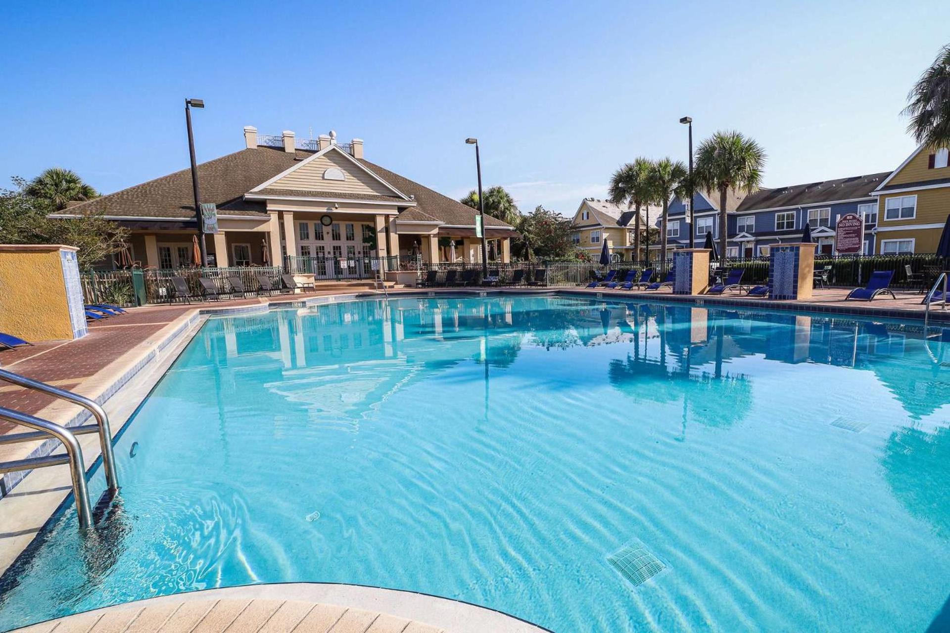 Apartment minutes from Disney