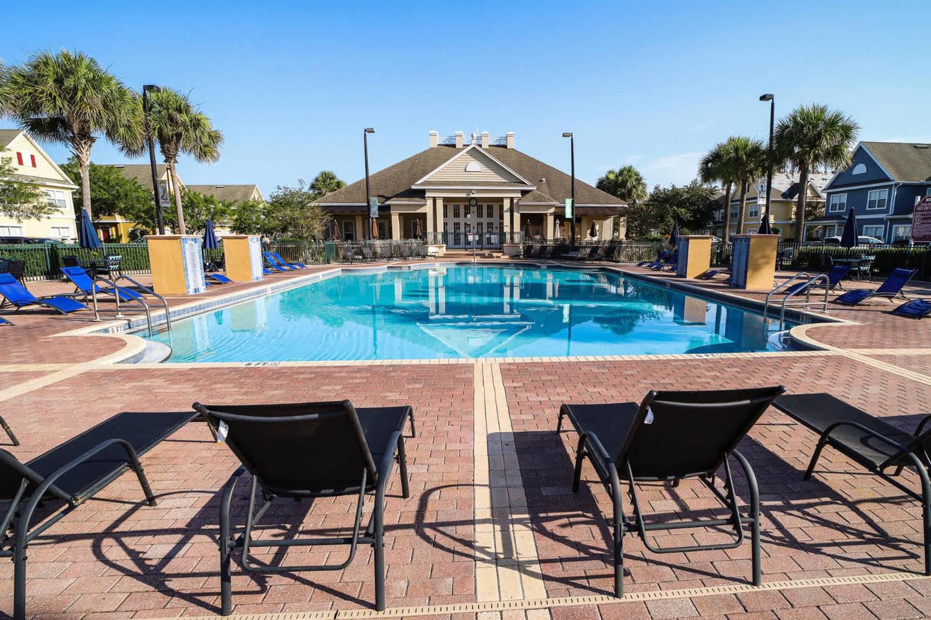 Apartment minutes from Disney