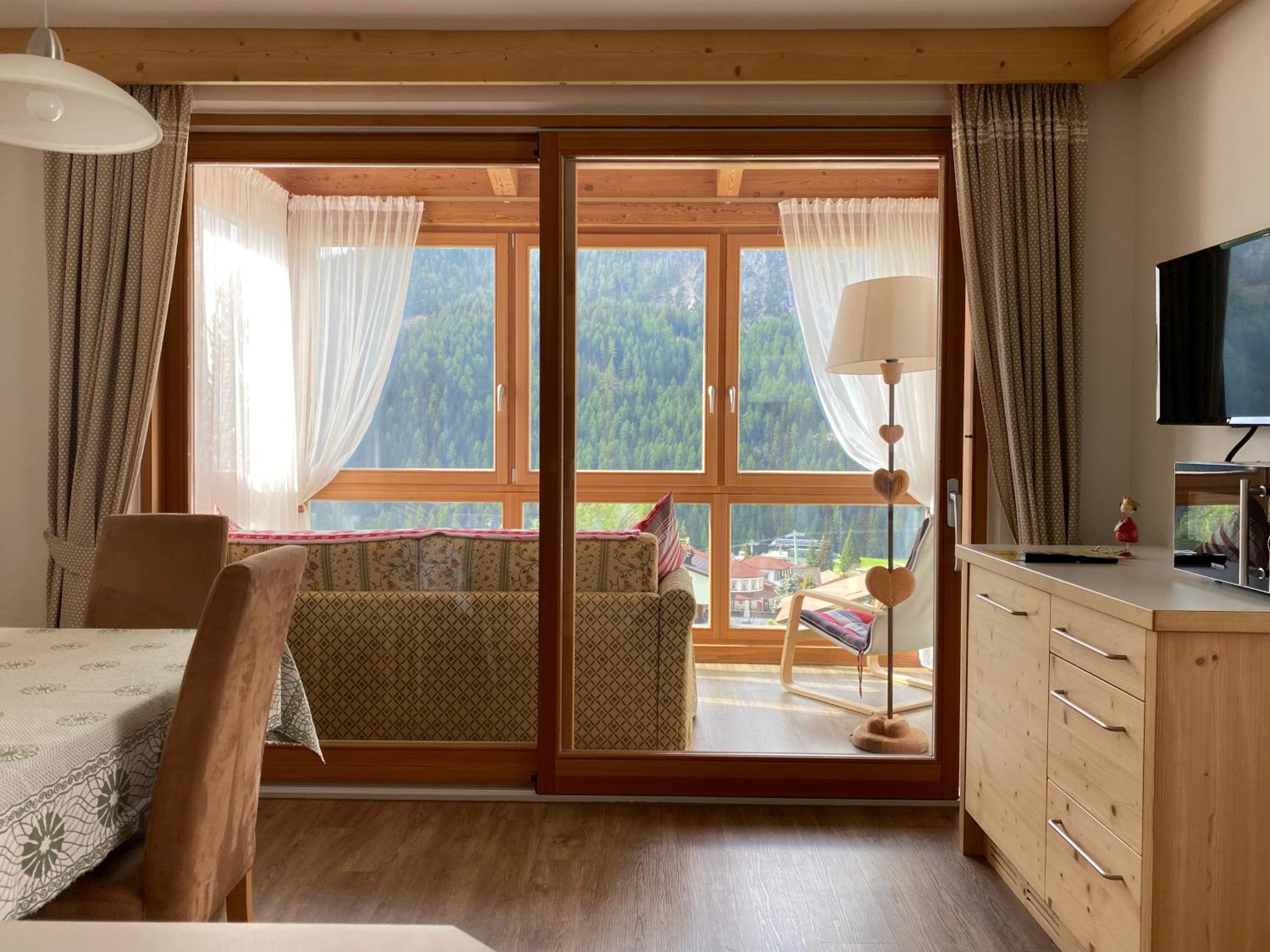 Apartments Chalet Ciufdlton view 2
