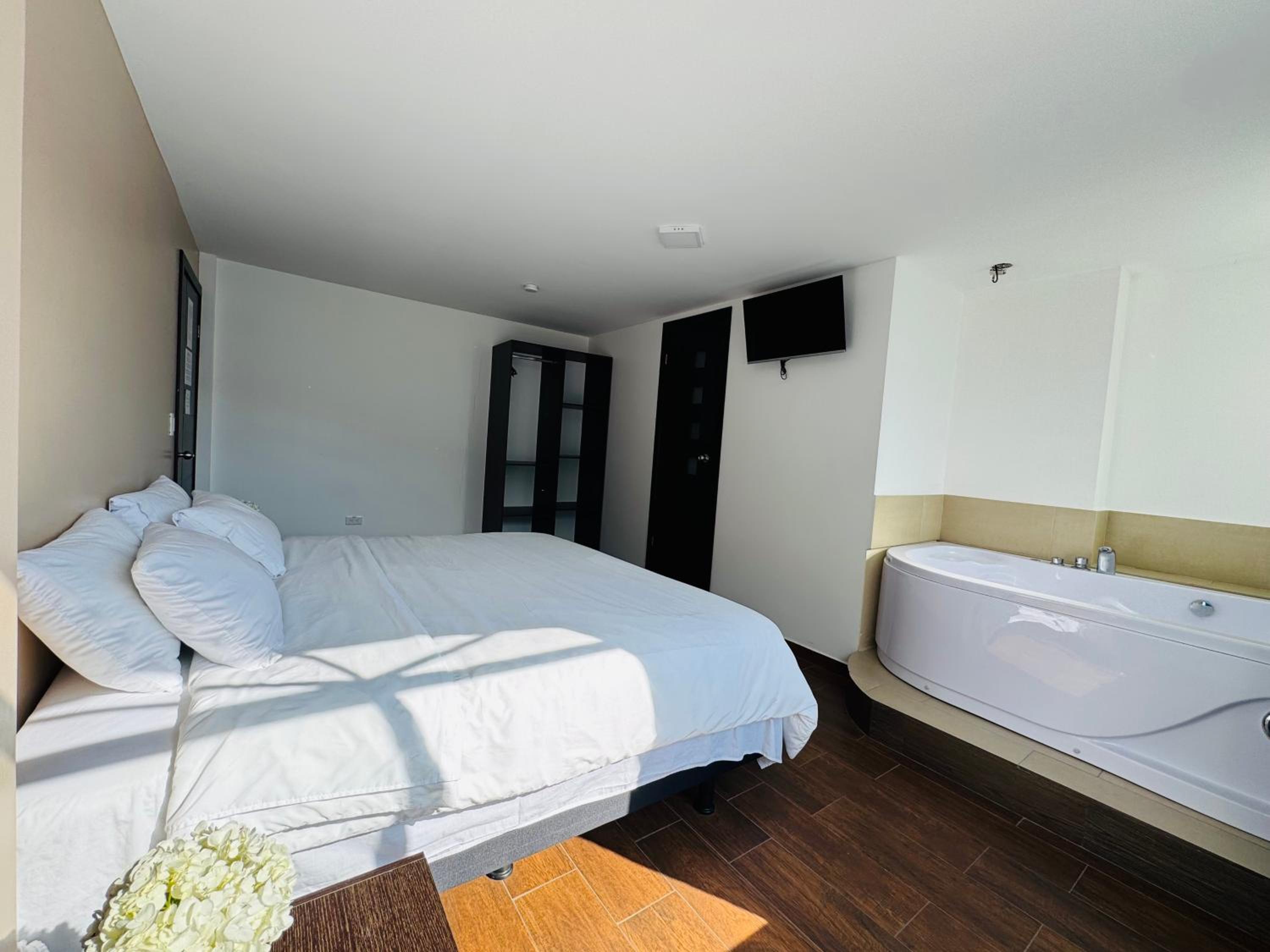 Luxury Penthouse with Jacuzzy 6 bedroom